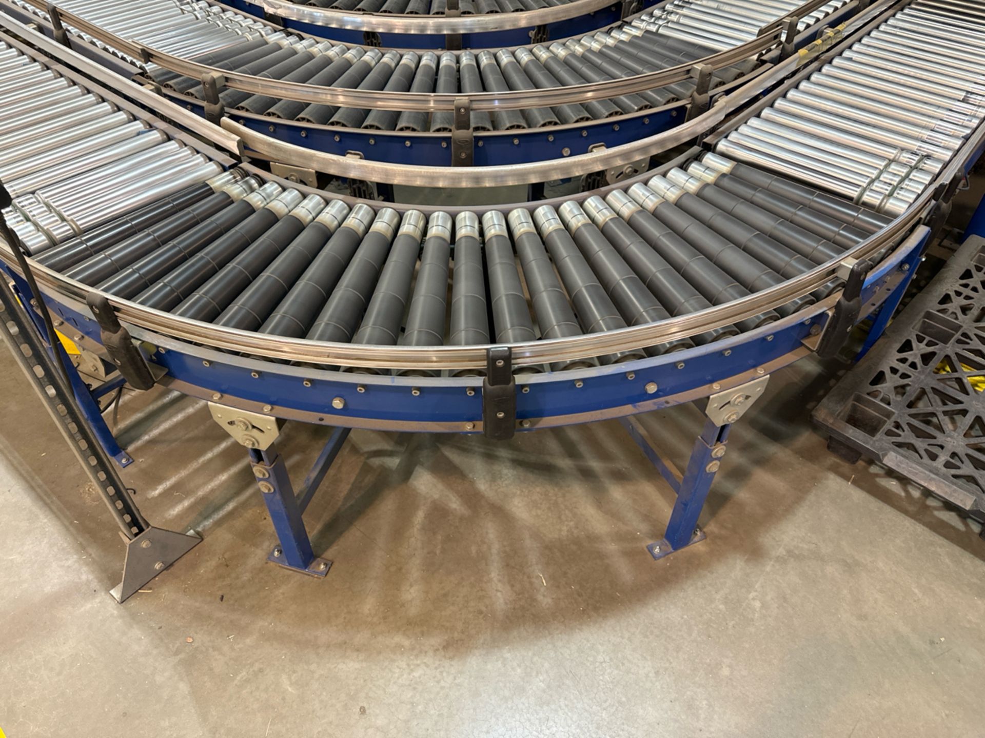 Roller Conveyor Corner Piece - Image 2 of 4