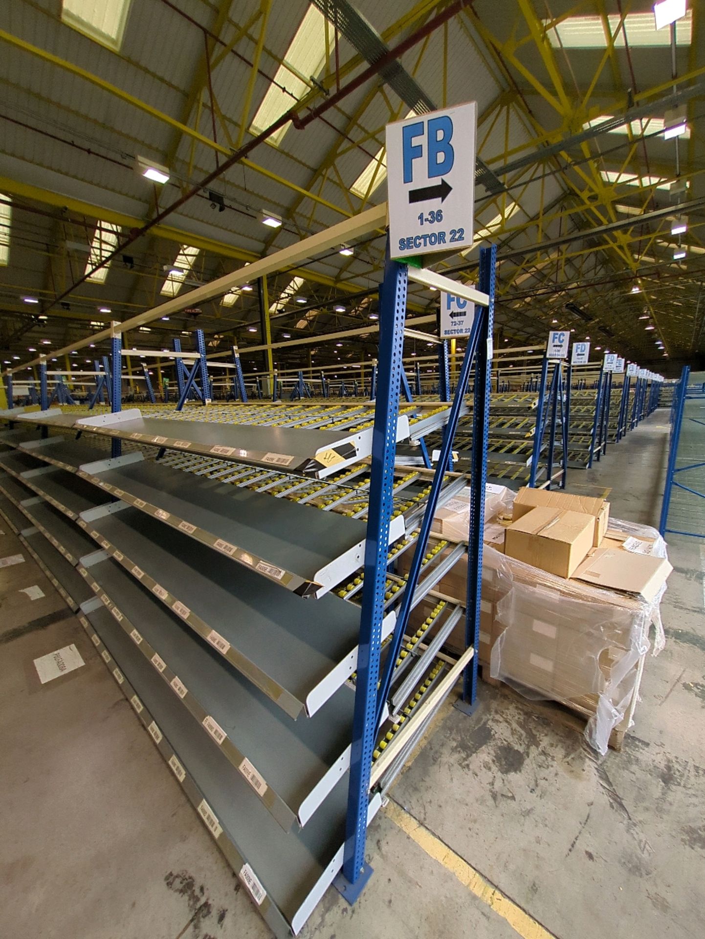 A Run Of 8 Bays Of Back To Back Flow Racks - Image 10 of 11