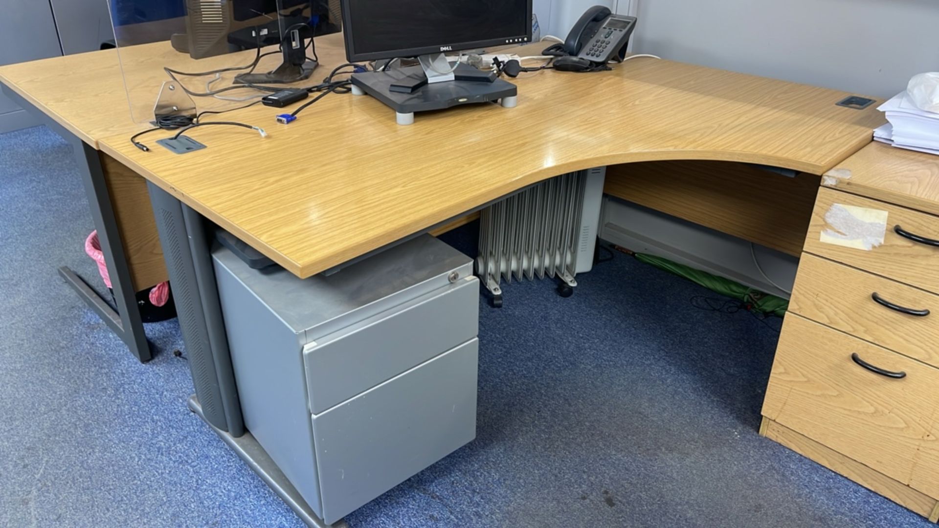 Bank Of 4 Desks, Chairs & Drawers - Image 2 of 18