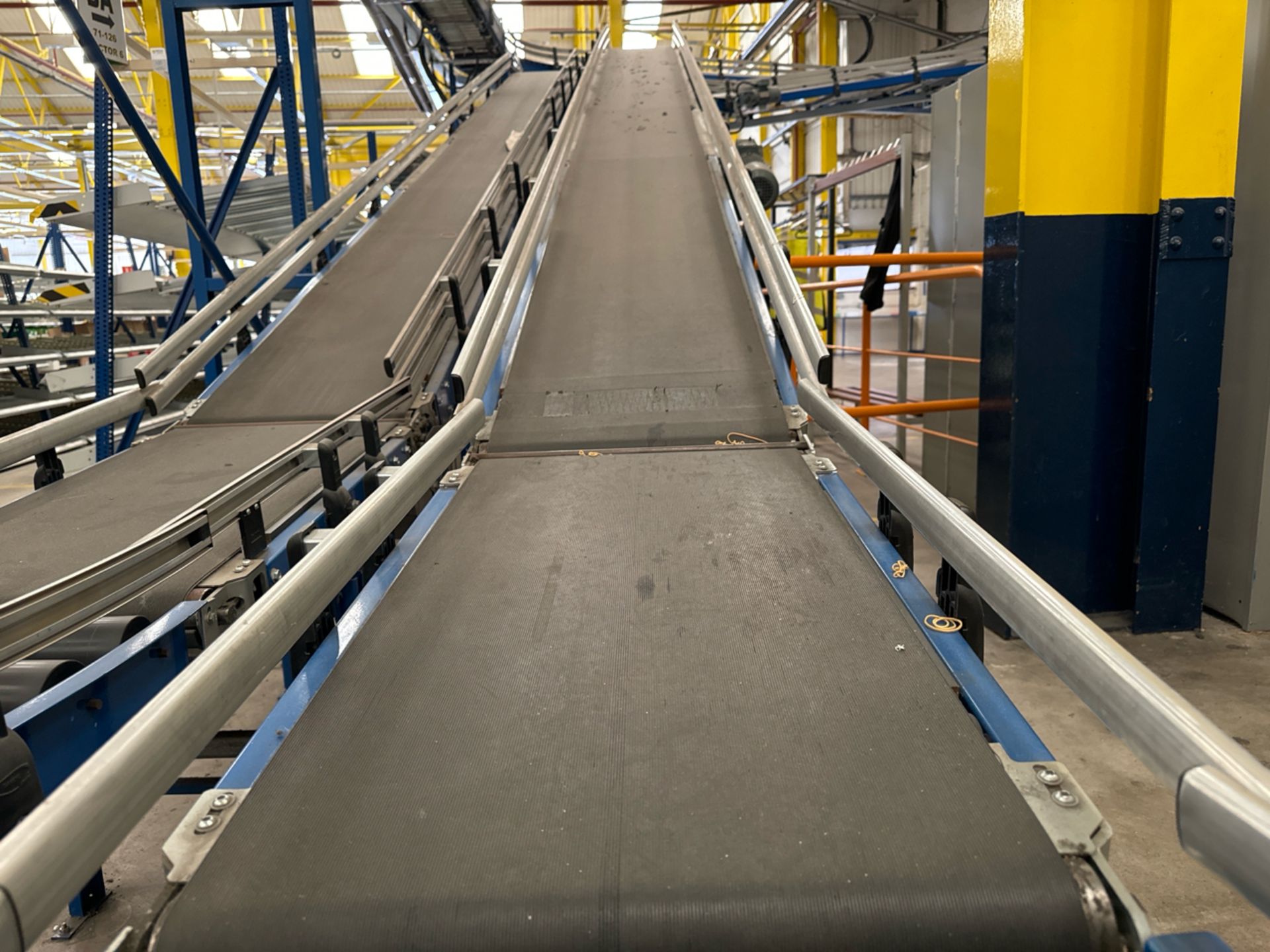 Motorised Conveyor Belt With Incline