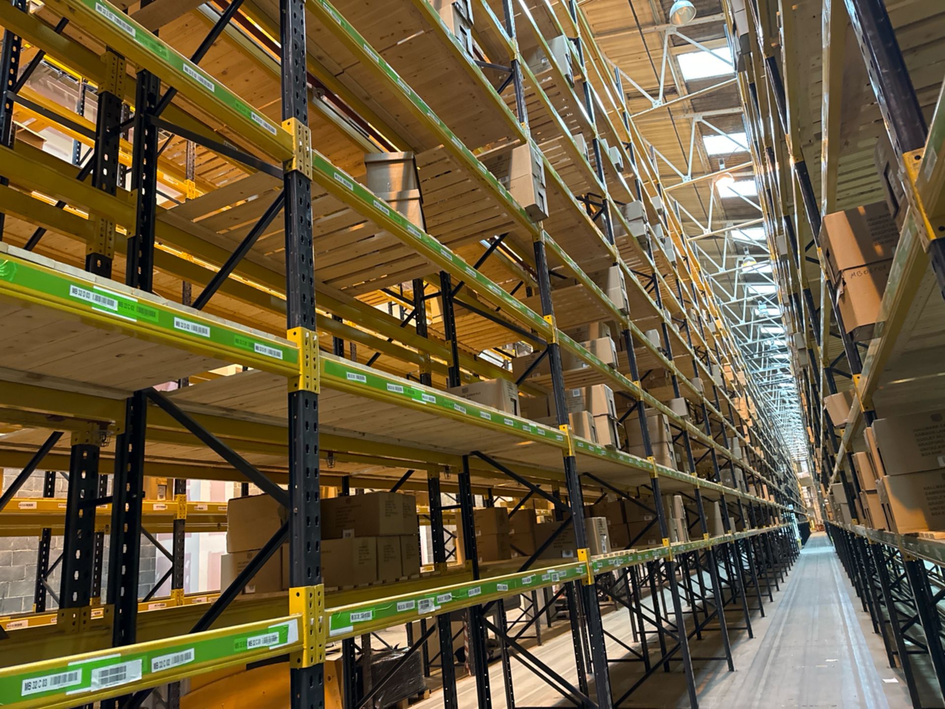 Run Of 36 Bays Of Back To Back Boltless Industrial Pallet Racking - Image 8 of 11