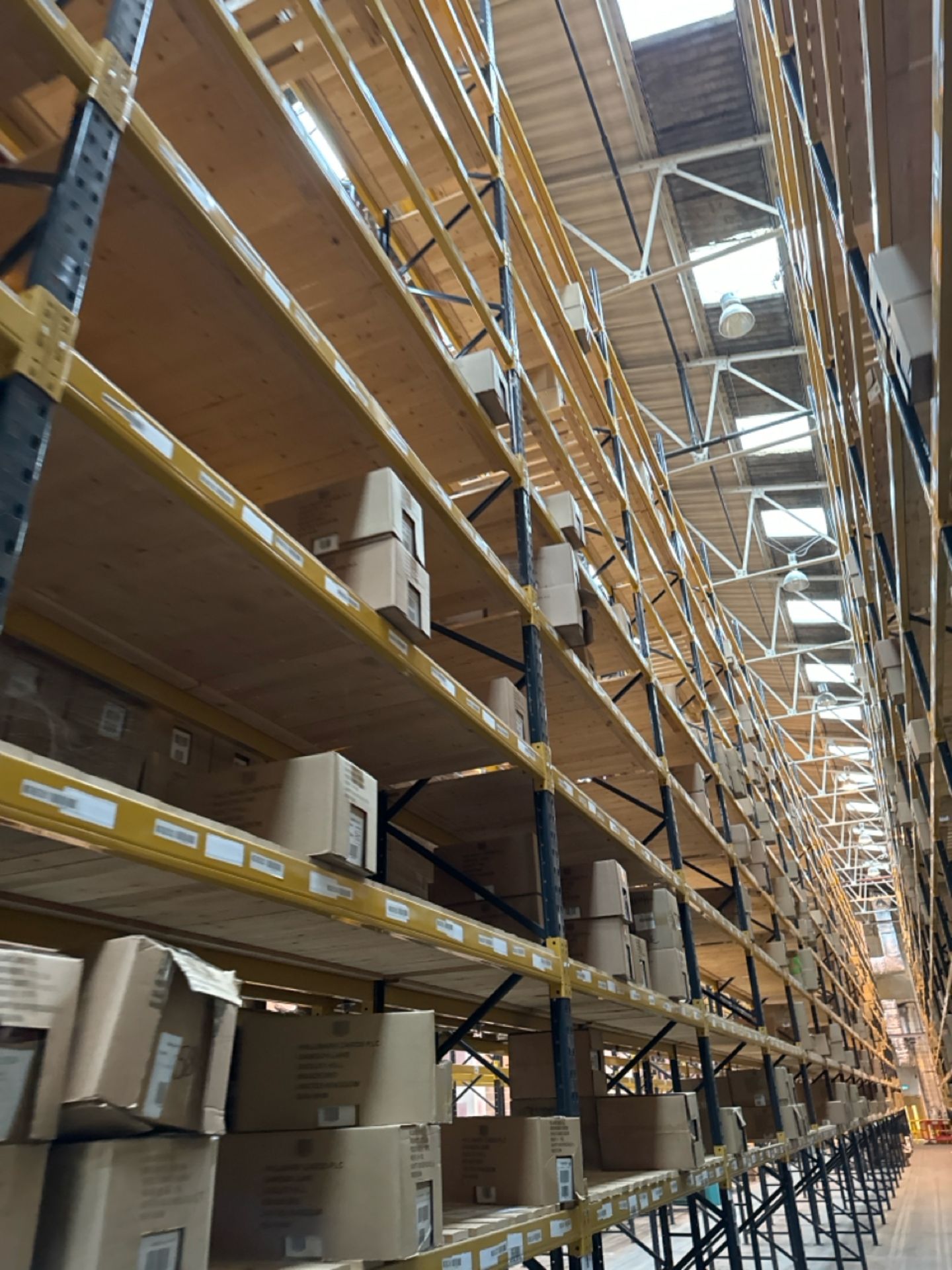 Run Of 46 Bays Of Back To Back Boltless Industrial Pallet Racking - Image 10 of 12