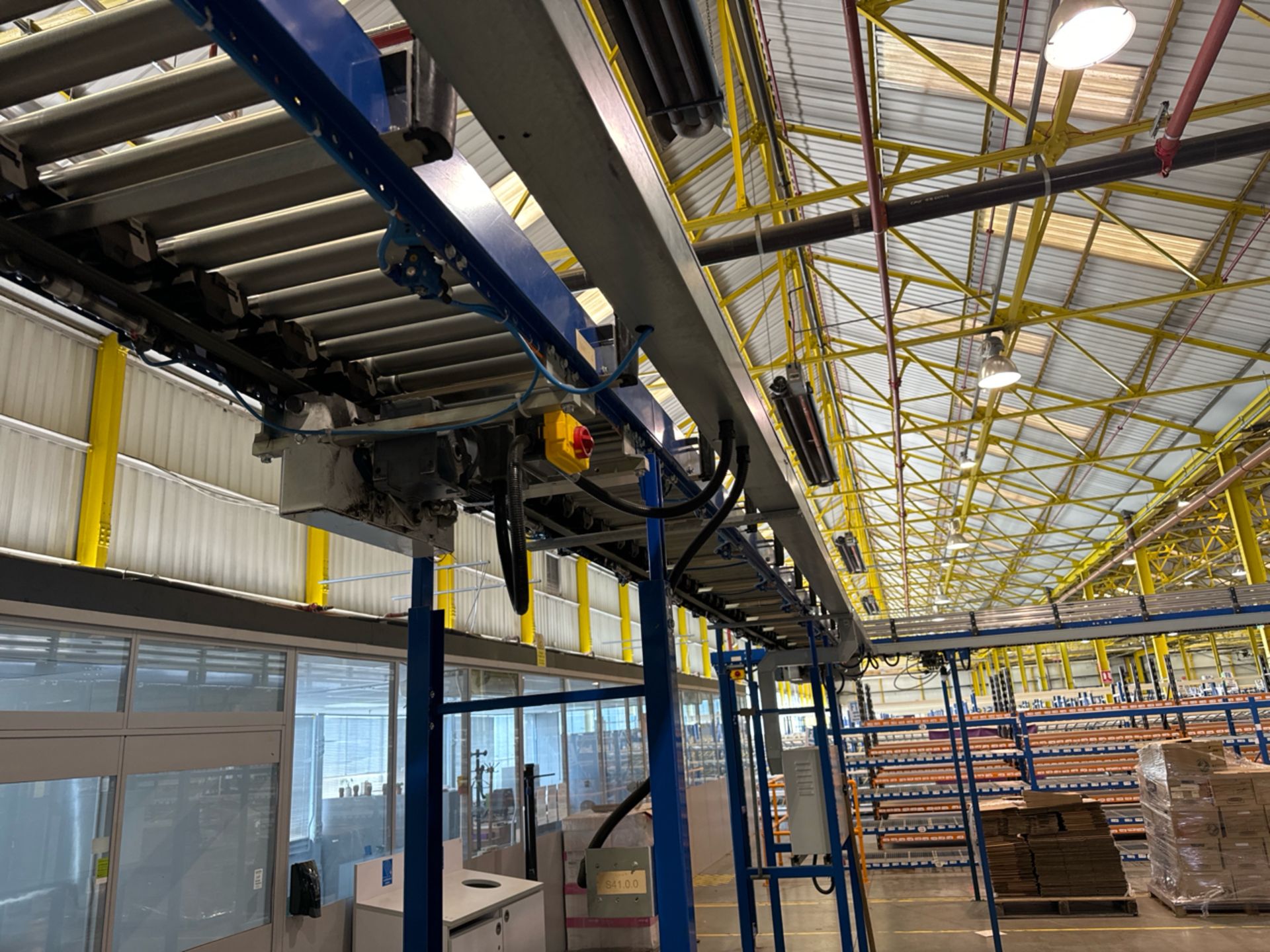 Elevated Motorised Roller Conveyor - Image 3 of 12