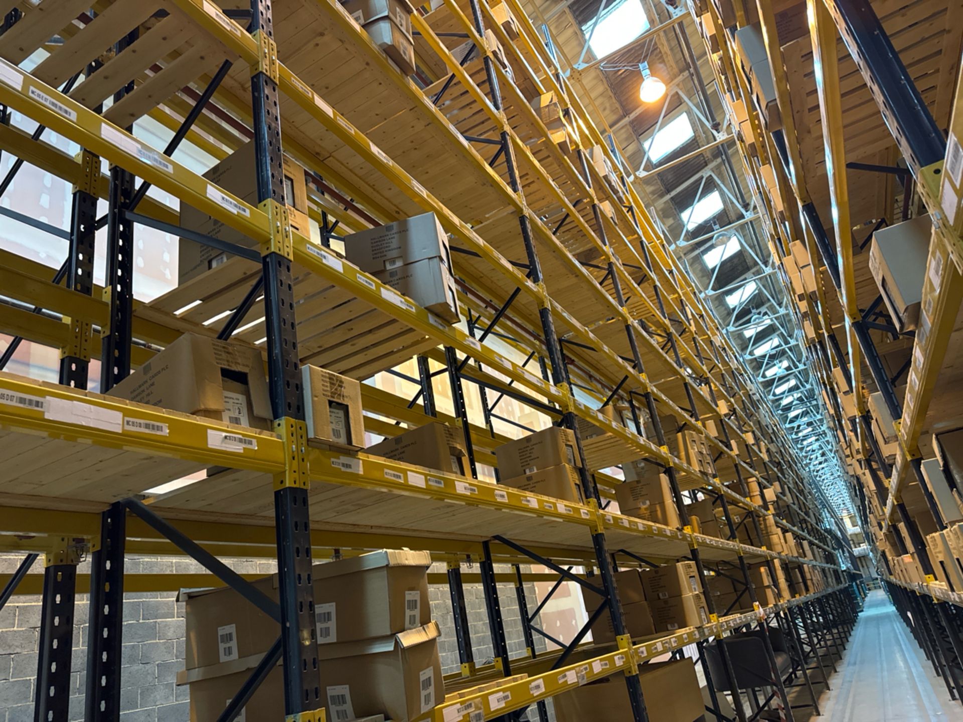 Run Of 34 Bays Of Back To Back Boltless Industrial Pallet Racking - Image 9 of 12