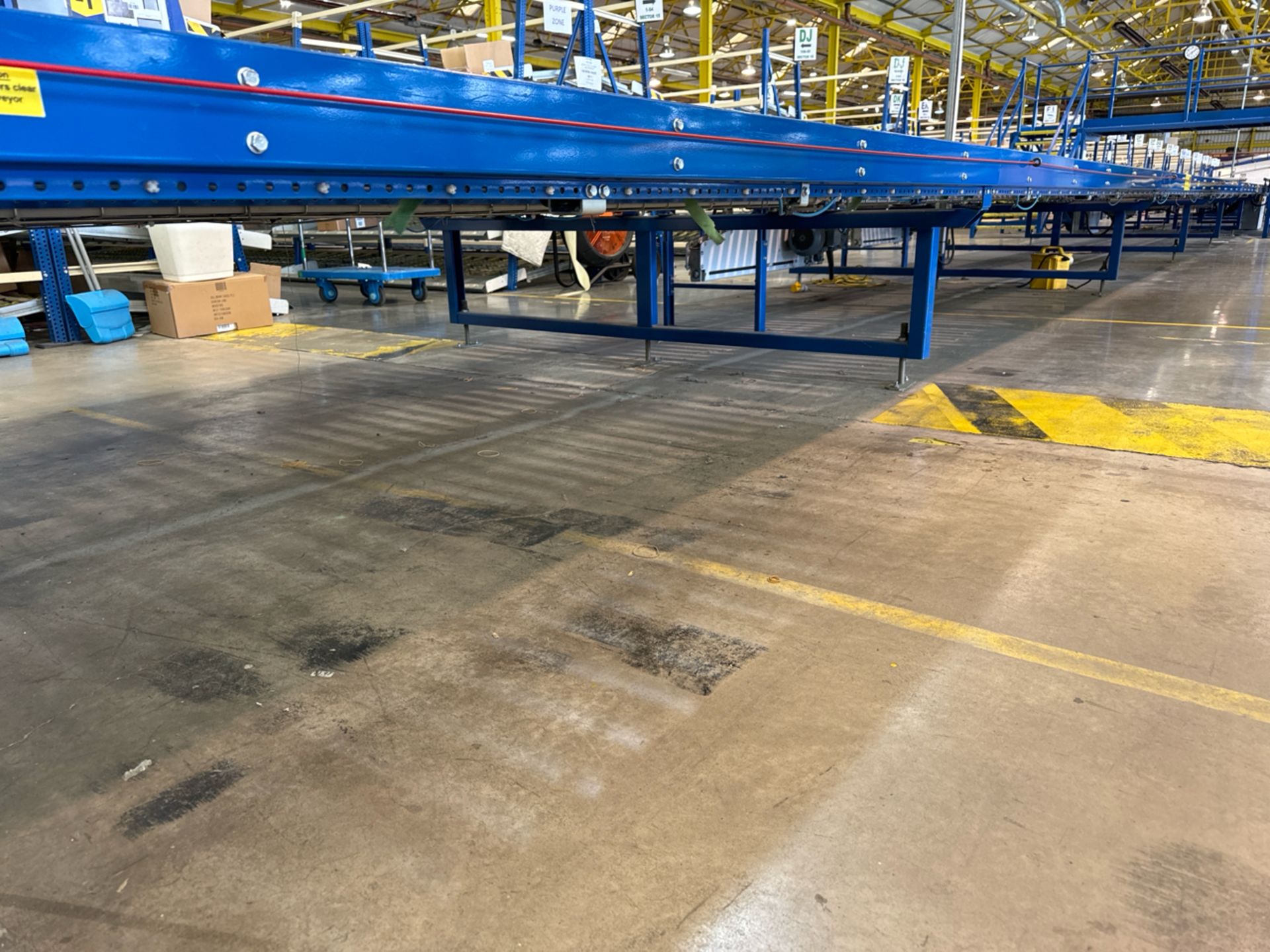 Motorised Roller Conveyor - 4 Rows - Image 6 of 12