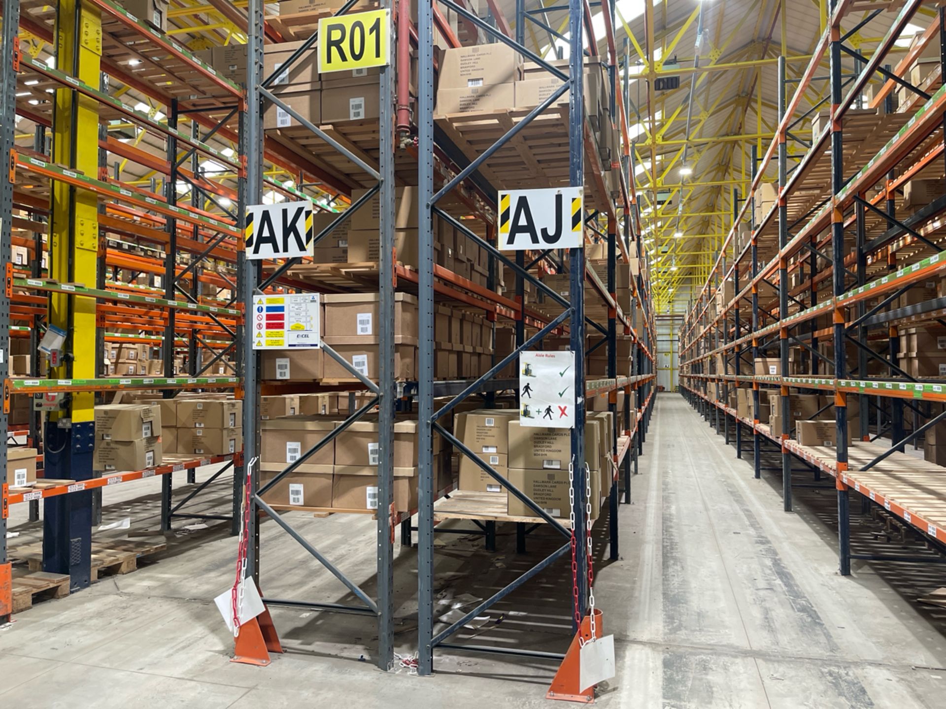 Run Of 44 Bays Of Back To Back Boltless Industrial Pallet Racking