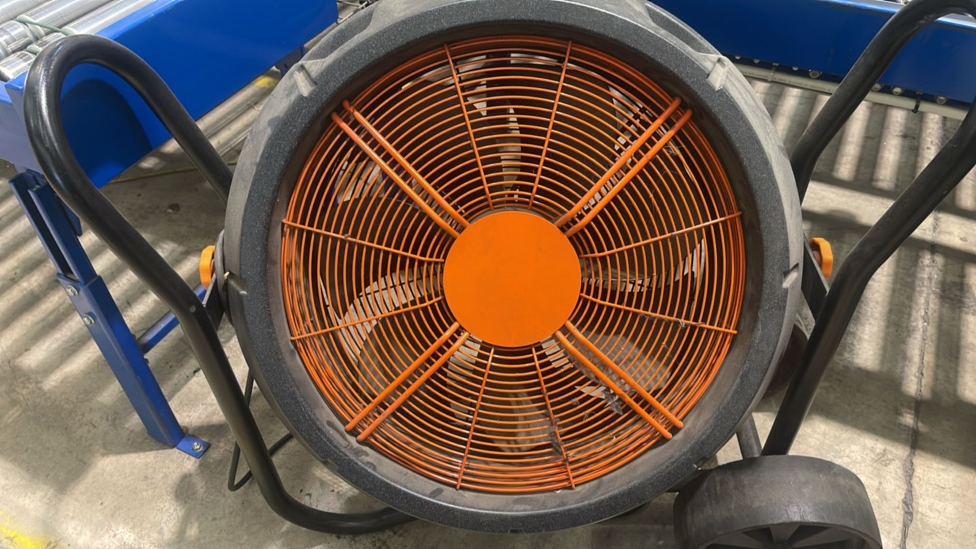 Rhino 115v H-MAN115 Industrial Cooling Fan Crowd Fan Air Mover Drying Fan - Bild 2 aus 8
