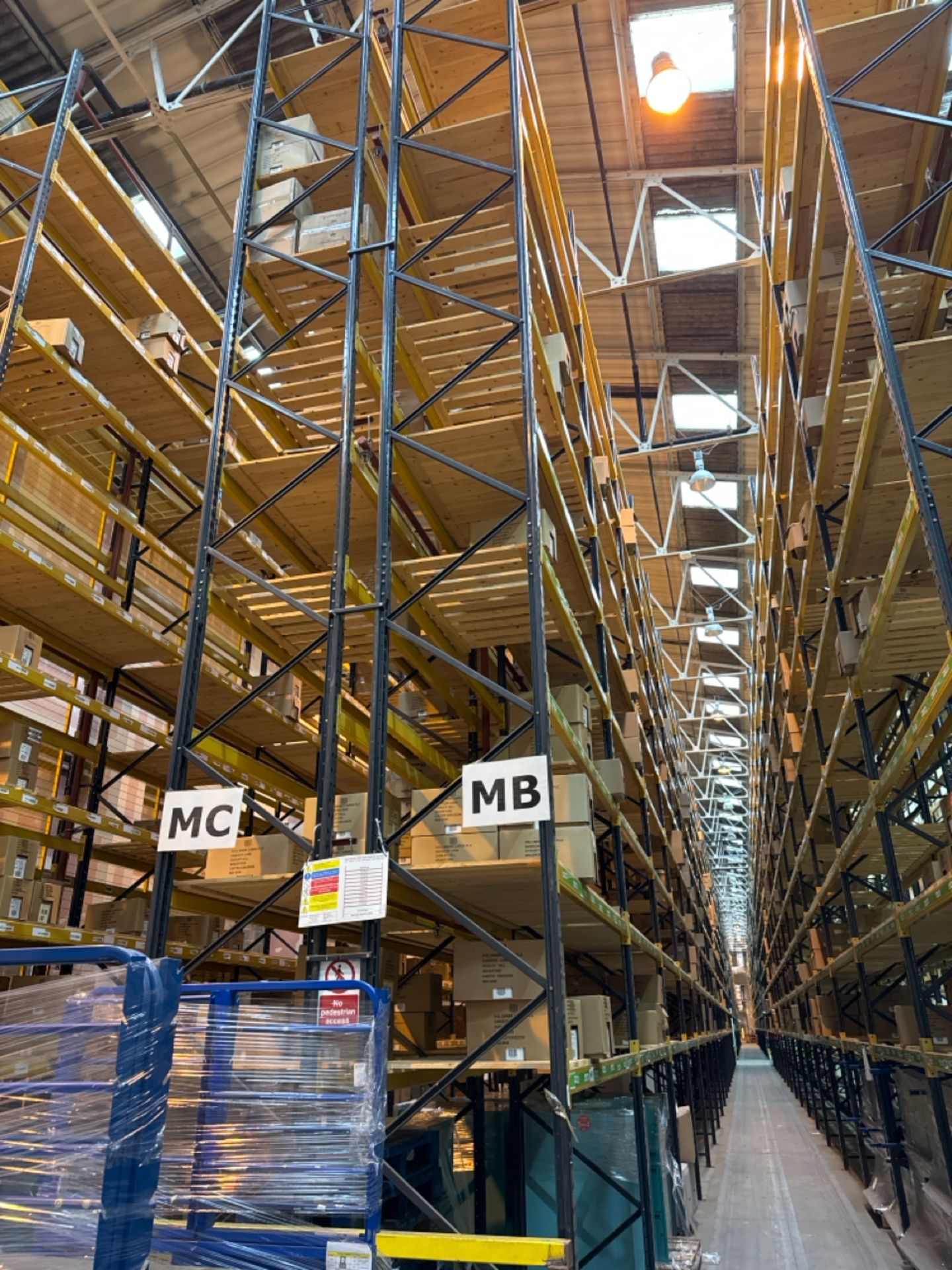 Run Of 36 Bays Of Back To Back Boltless Industrial Pallet Racking - Image 2 of 11