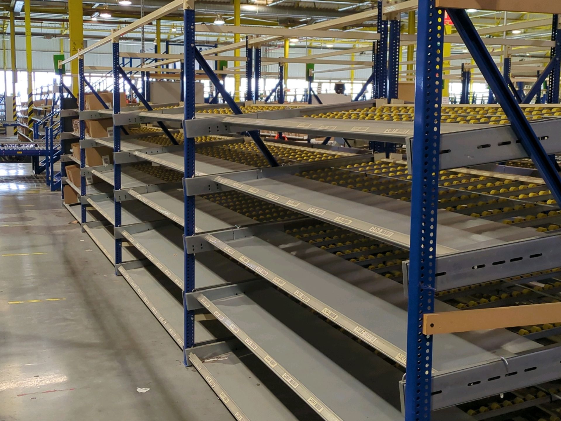 A Run Of 8 Bays Of Flow Racks - Image 11 of 13