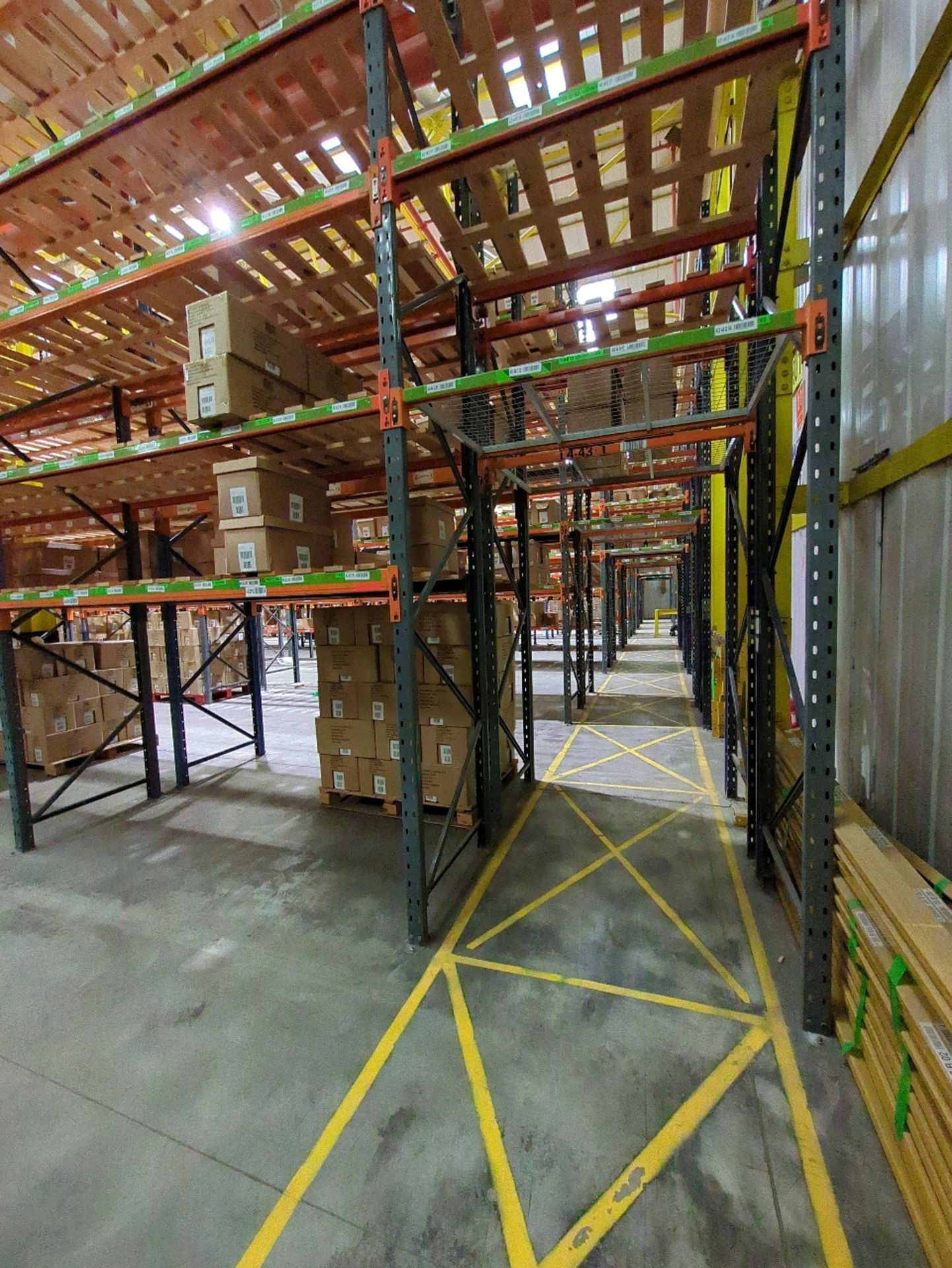 Run Of 44 Bays Of Back To Back Boltless Industrial Pallet Racking - Image 15 of 20