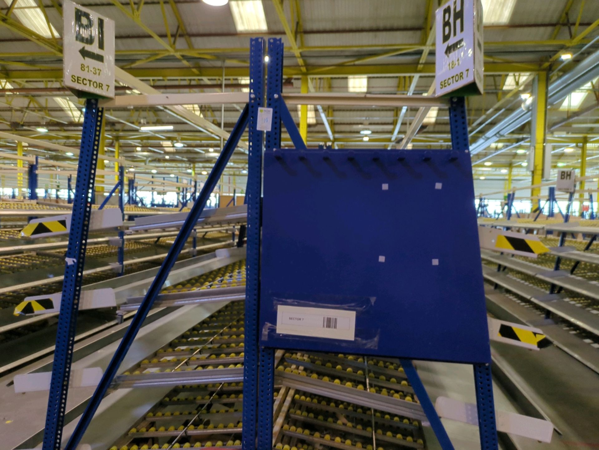 A Run Of 10 Bays Of Back To Back Flow Racks - Image 11 of 12