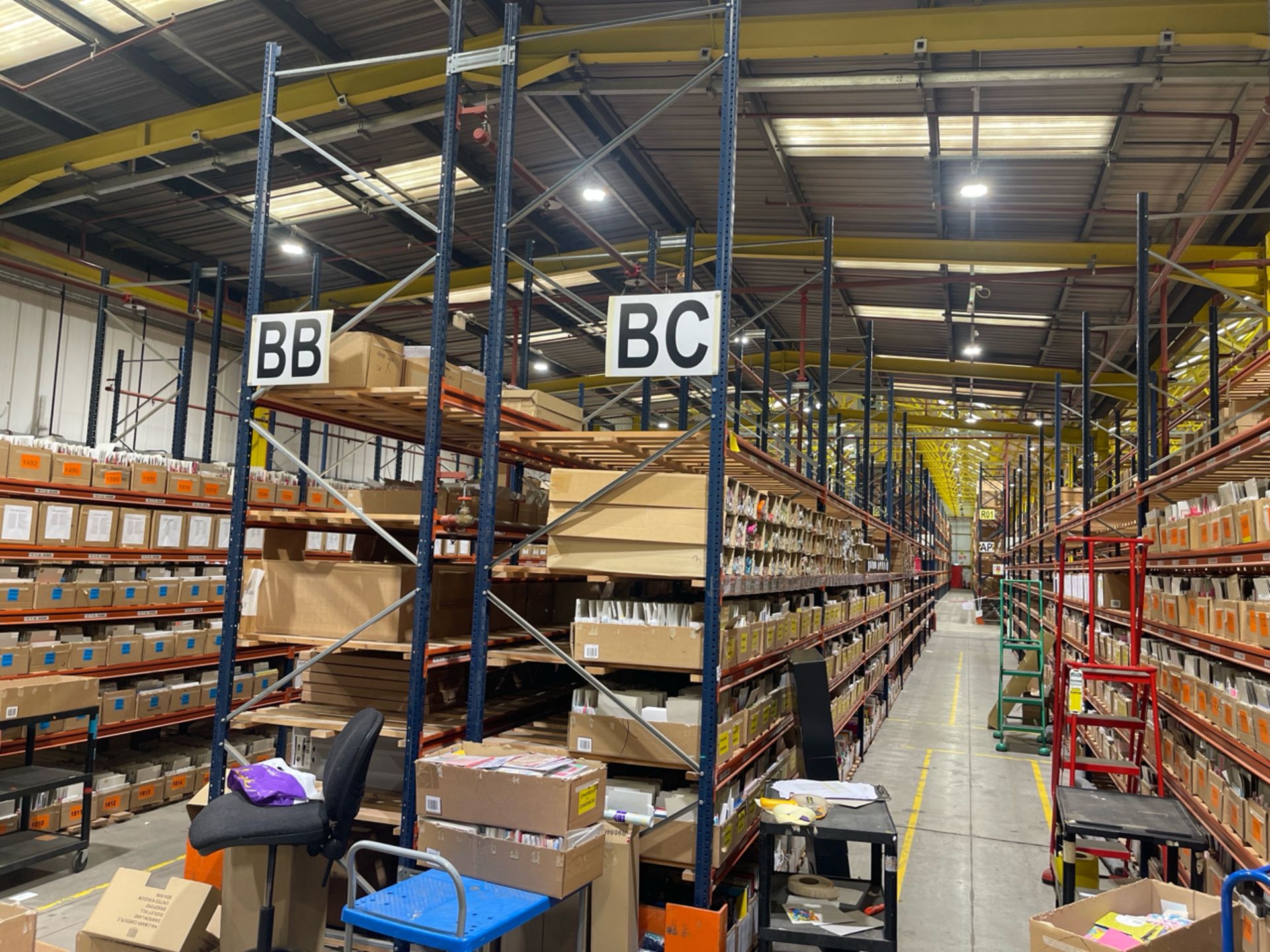 Run Of 18 Bays Of Back To Back Boltless Industrial Pallet Racking