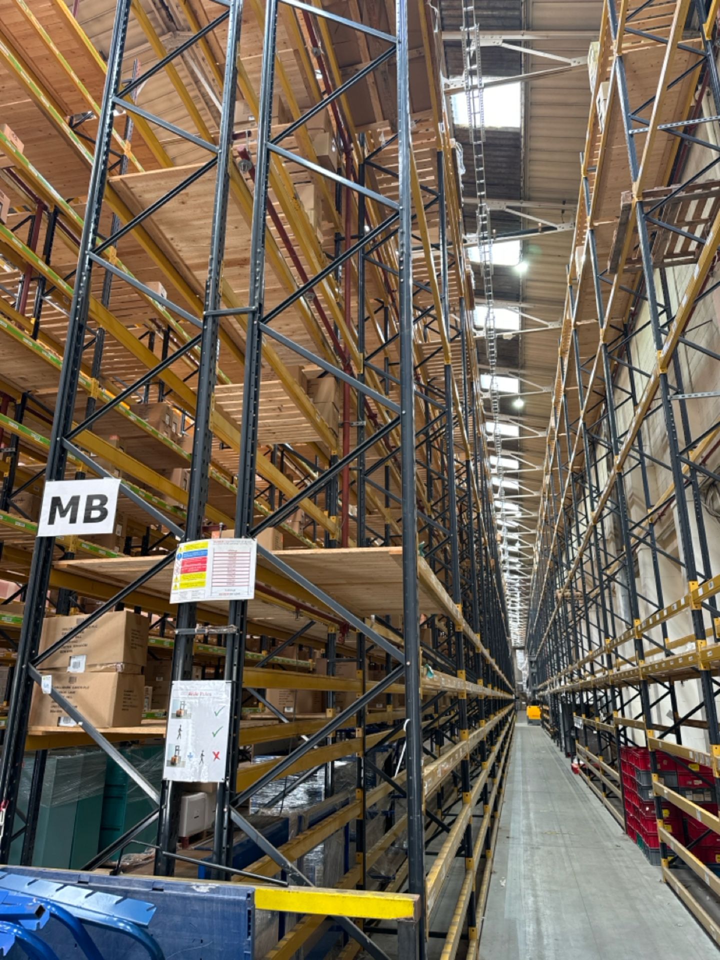 Run Of 18 Bays Of Boltless Industrial Pallet Racking - Image 15 of 15