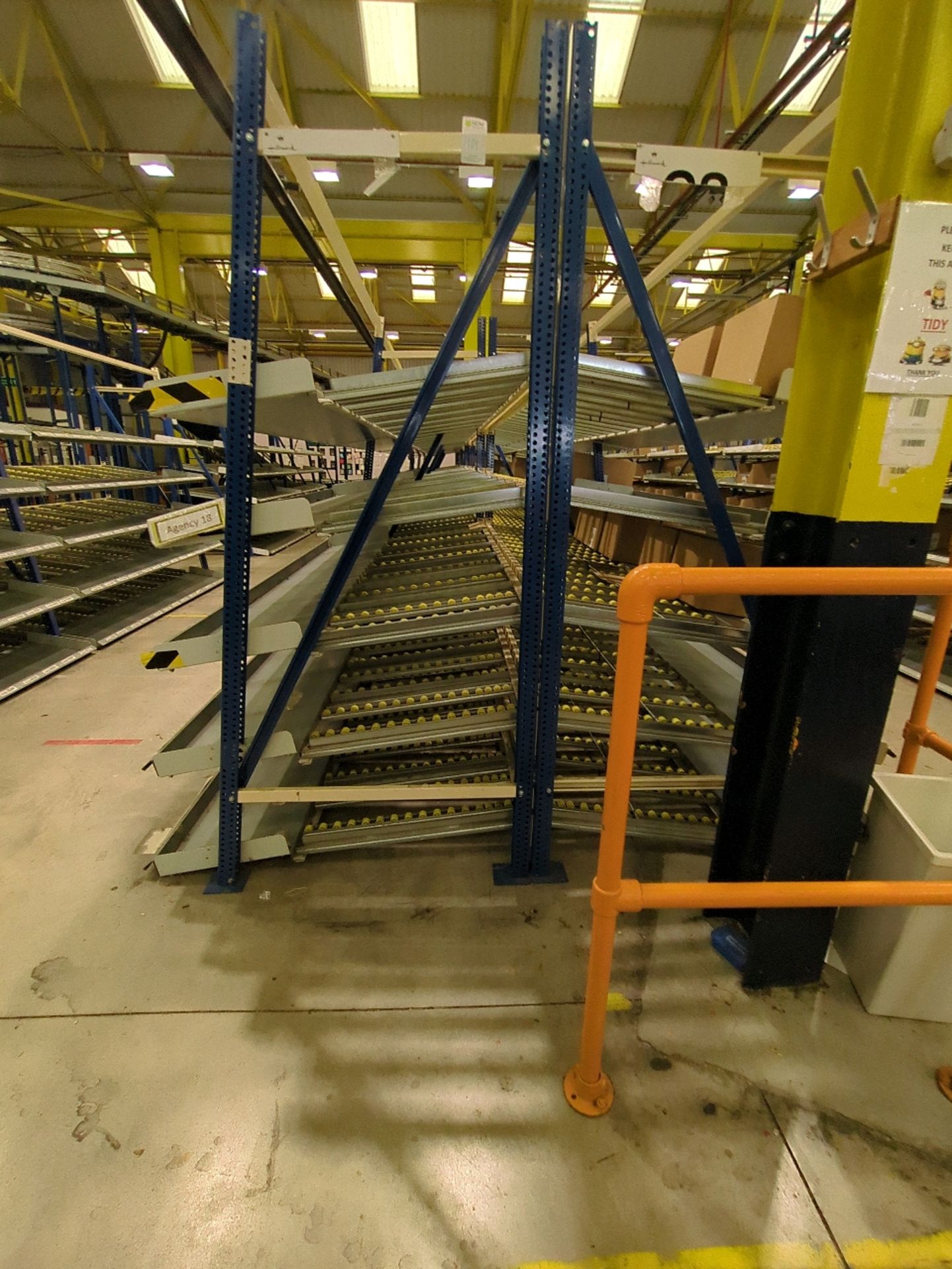 A Run Of 10 Bays Of Back To Back Flow Racks - Image 7 of 14