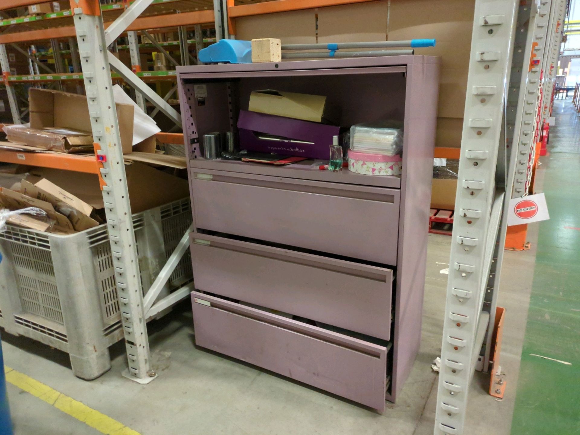 Storage Cabinet - Image 3 of 4