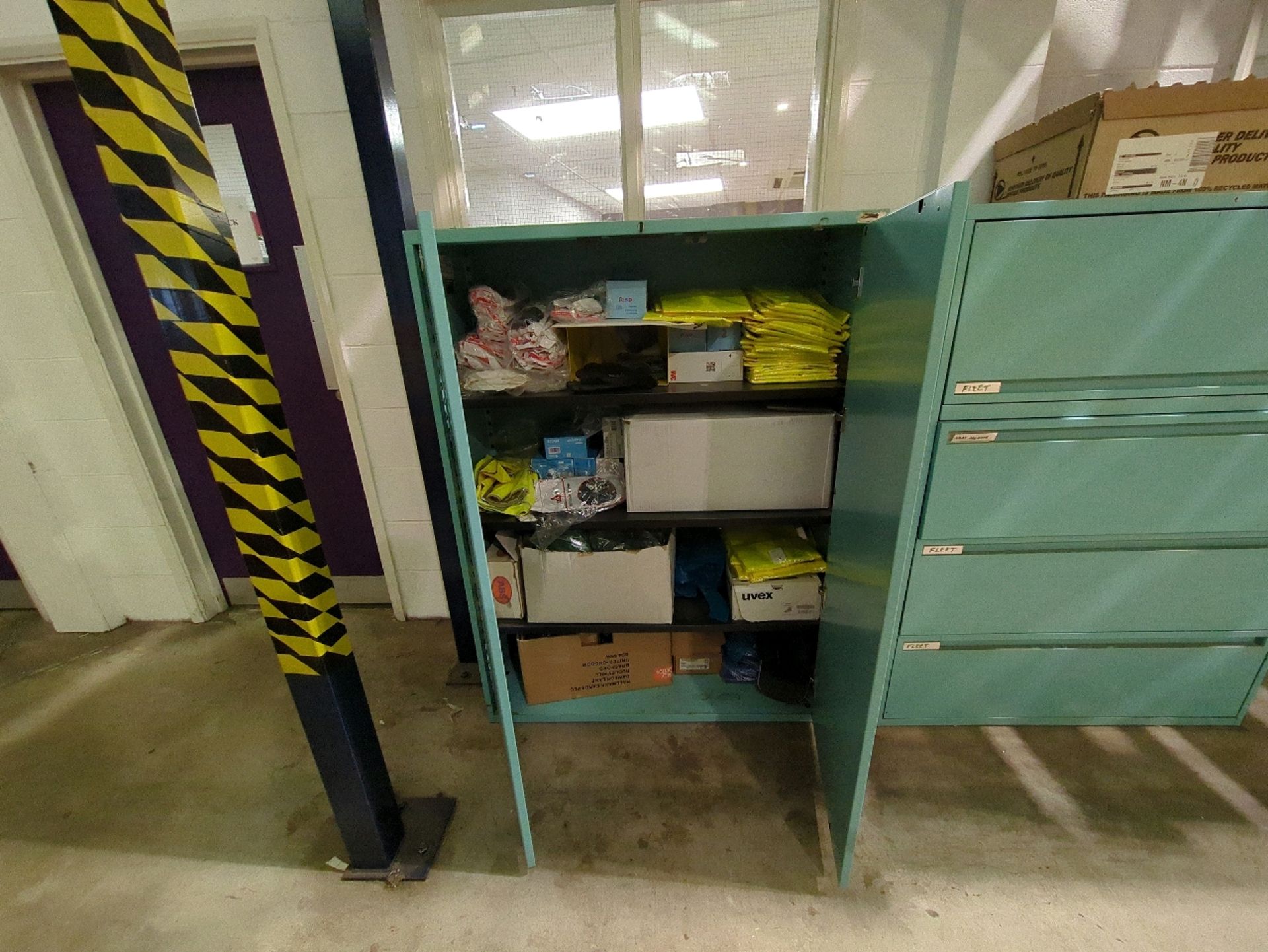 Storage Cabinet - Image 3 of 5