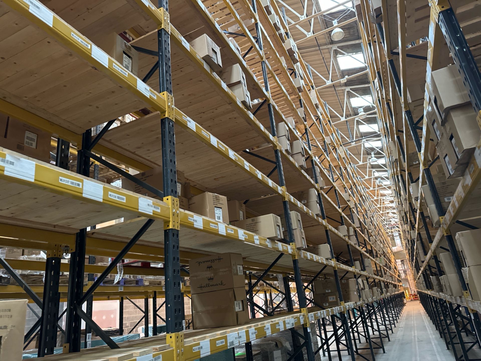 Run Of 46 Bays Of Back To Back Boltless Industrial Pallet Racking - Image 9 of 12