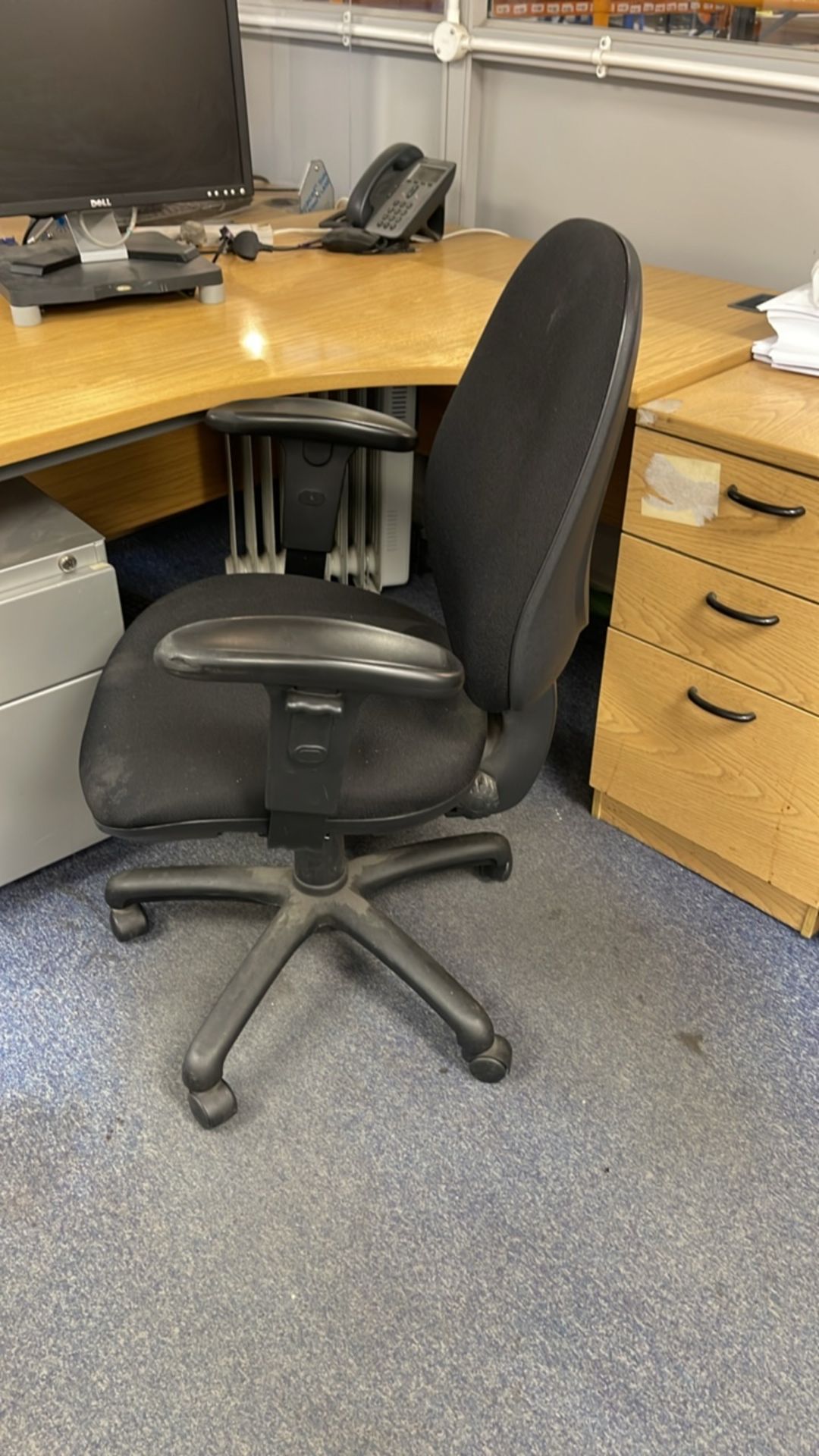 Bank Of 4 Desks, Chairs & Drawers - Image 8 of 18