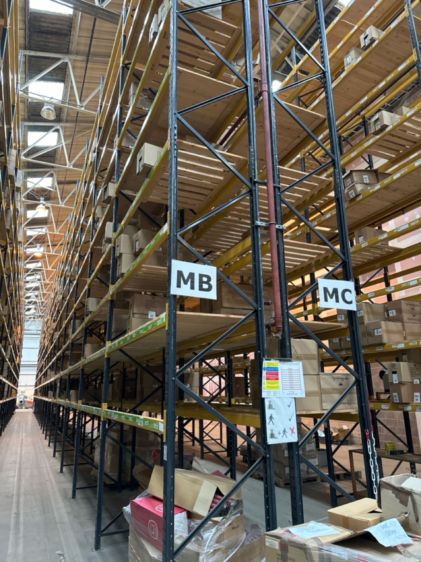 Run Of 36 Bays Of Back To Back Boltless Industrial Pallet Racking - Image 11 of 11
