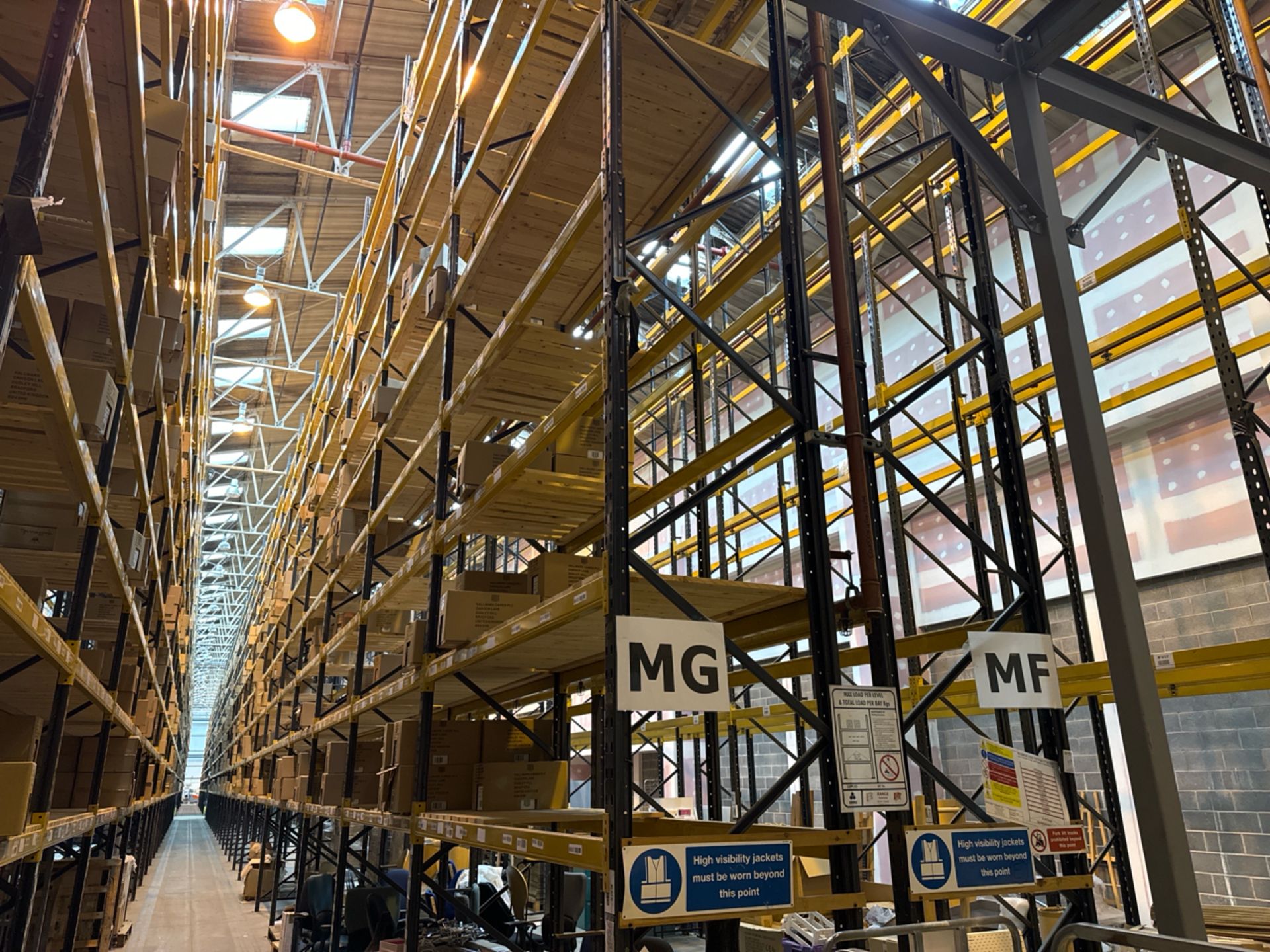 Run Of 46 Bays Of Back To Back Boltless Industrial Pallet Racking - Image 12 of 12