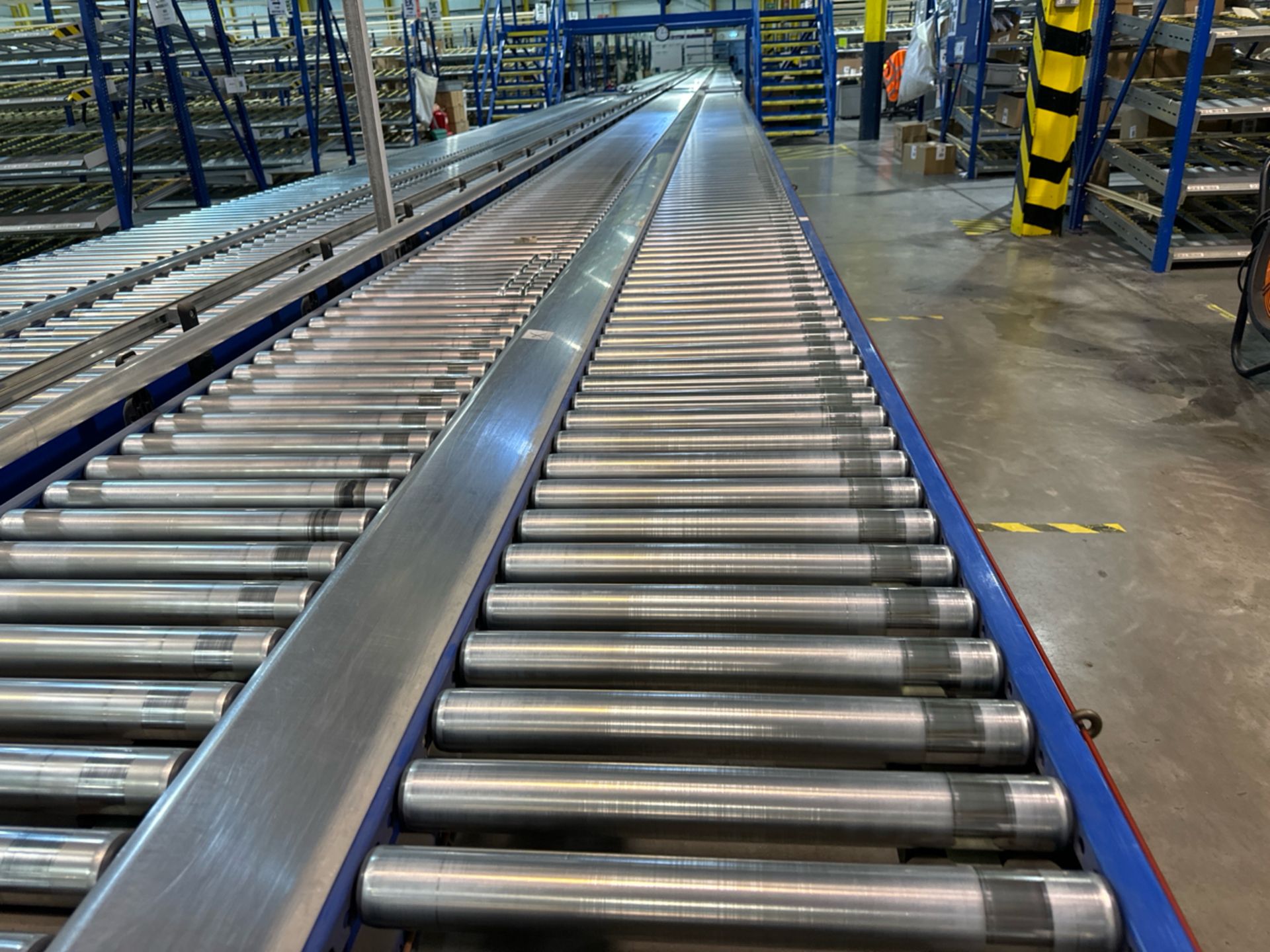 Motorised Roller Conveyor - 2 Rows - Image 4 of 8