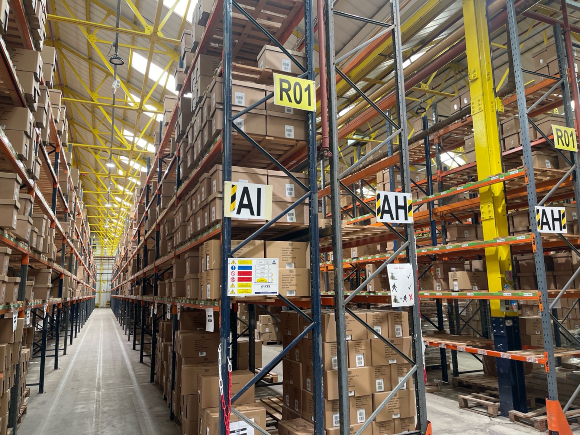 Run Of 44 Bays Of Back To Back Boltless Industrial Pallet Racking