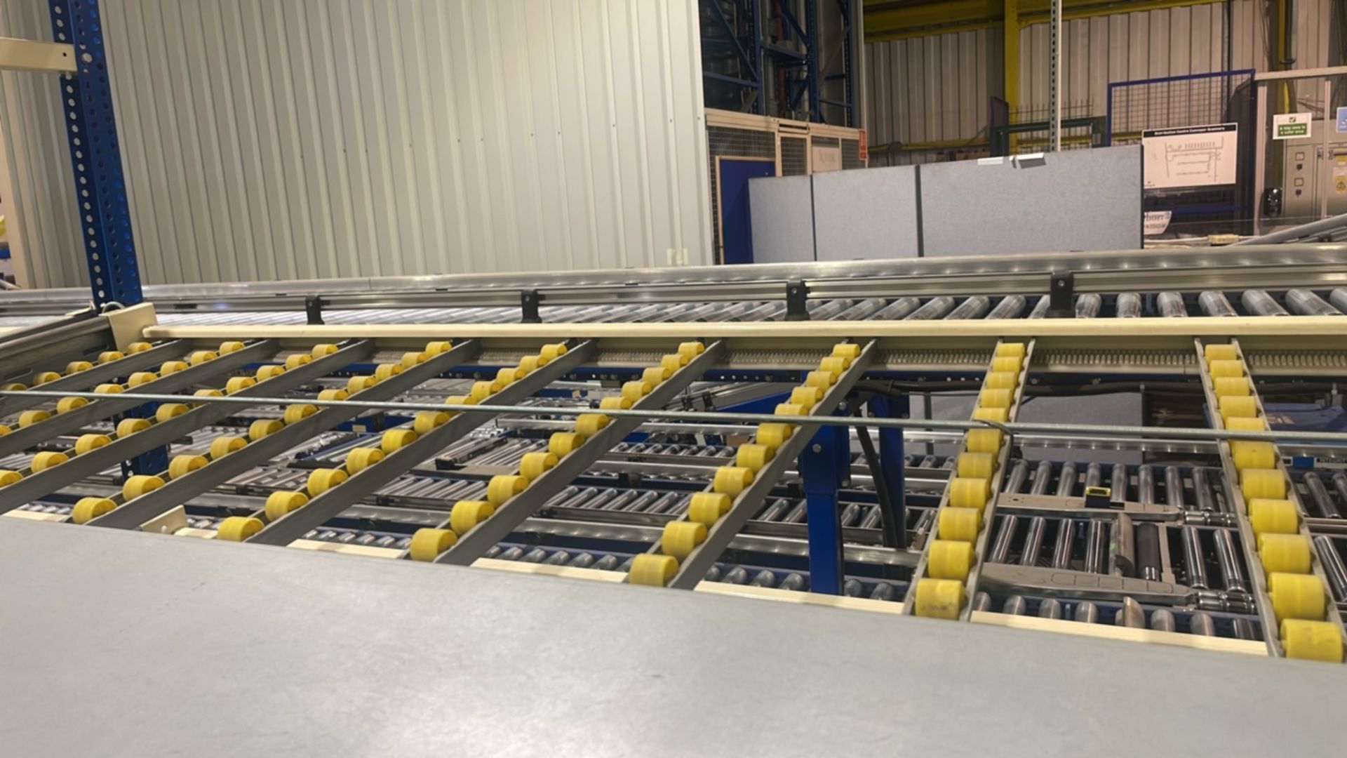 A Run Of 5 Bays Of Flow Racks - Image 10 of 11