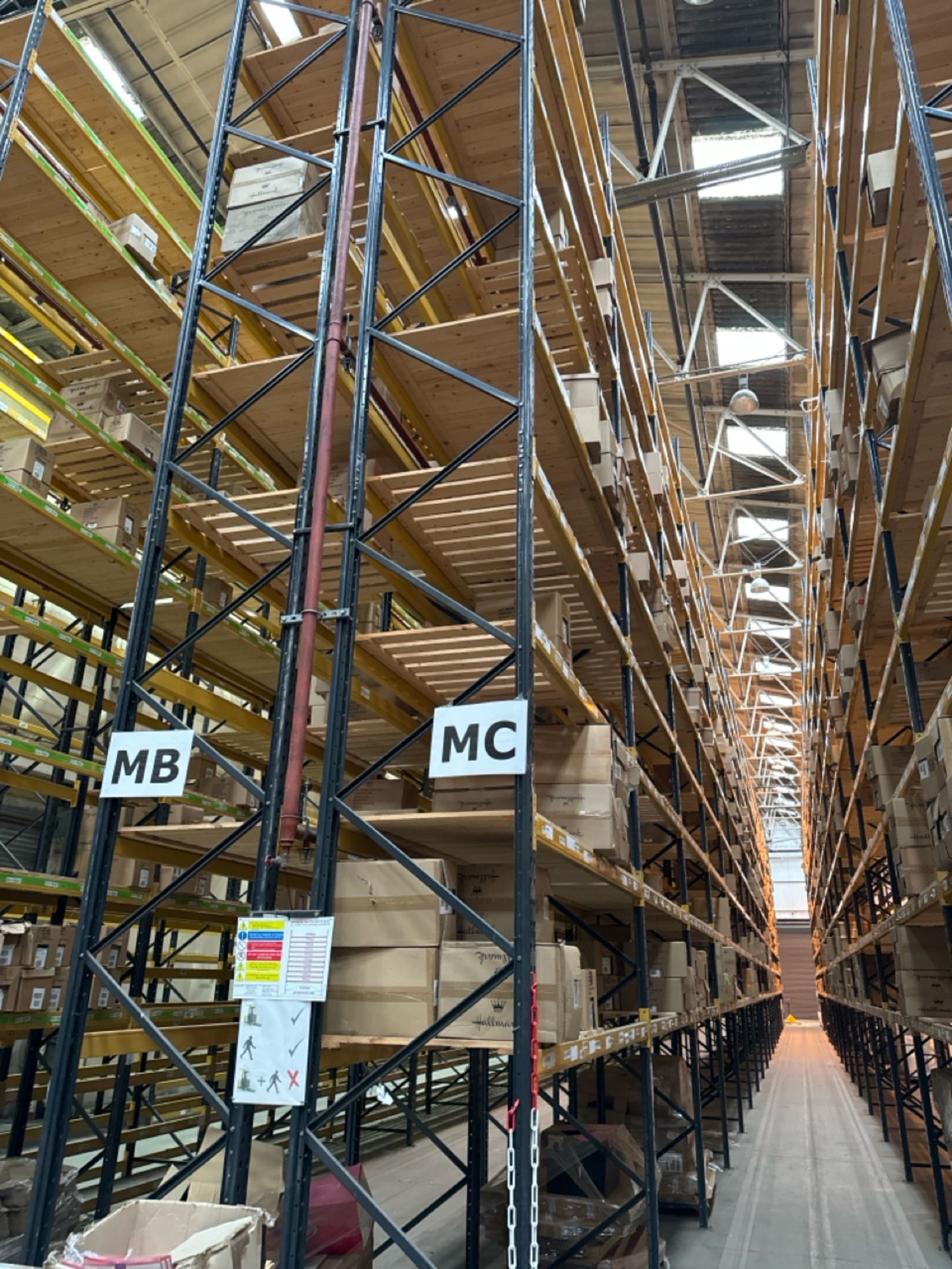 Run Of 36 Bays Of Back To Back Boltless Industrial Pallet Racking - Image 10 of 11