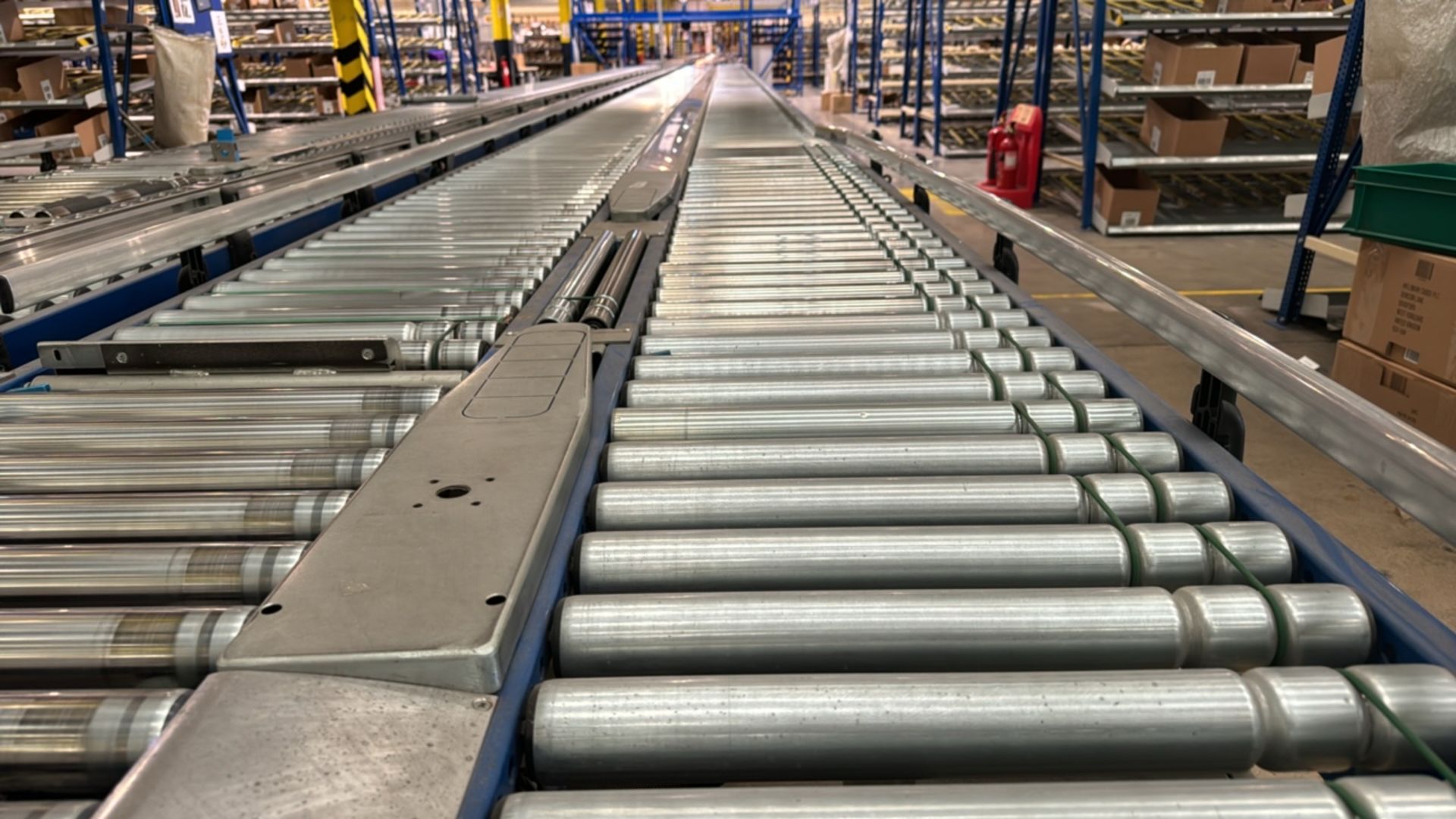 Motorised Roller Conveyor - 2 Rows - Image 4 of 8