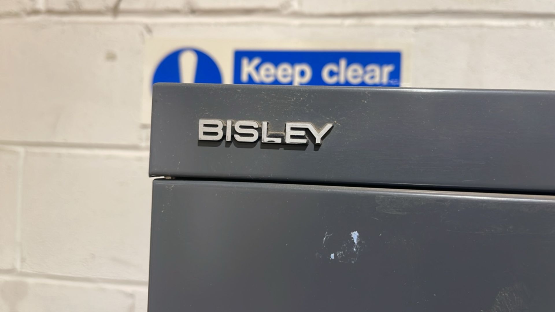 Pair Of Bisley Metal Storage Cupboards - Bild 2 aus 6