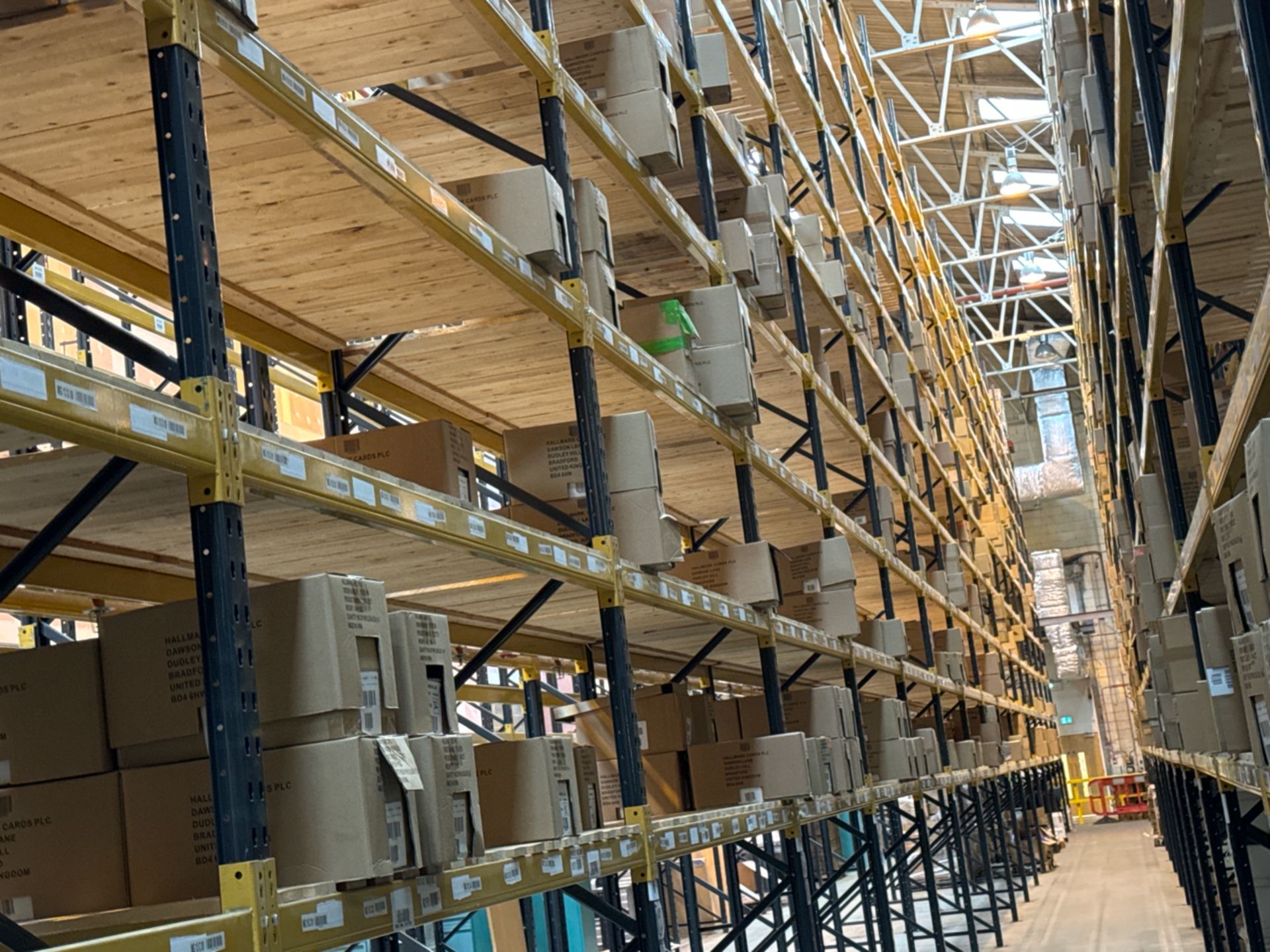 Run Of 46 Bays Of Back To Back Boltless Industrial Pallet Racking - Image 11 of 12