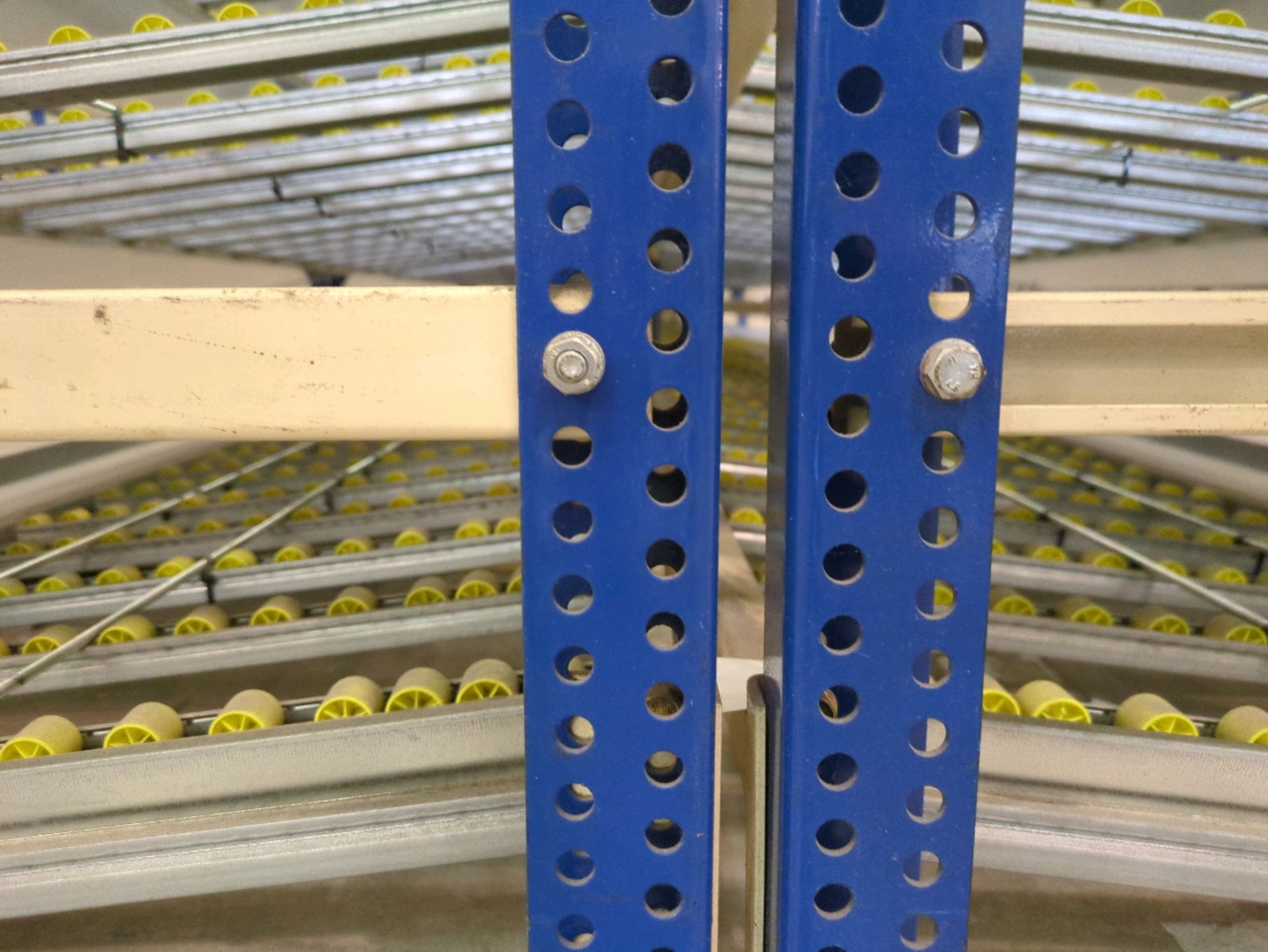 A Run Of 6 Bays Of Back To Back Flow Racks - Image 4 of 12