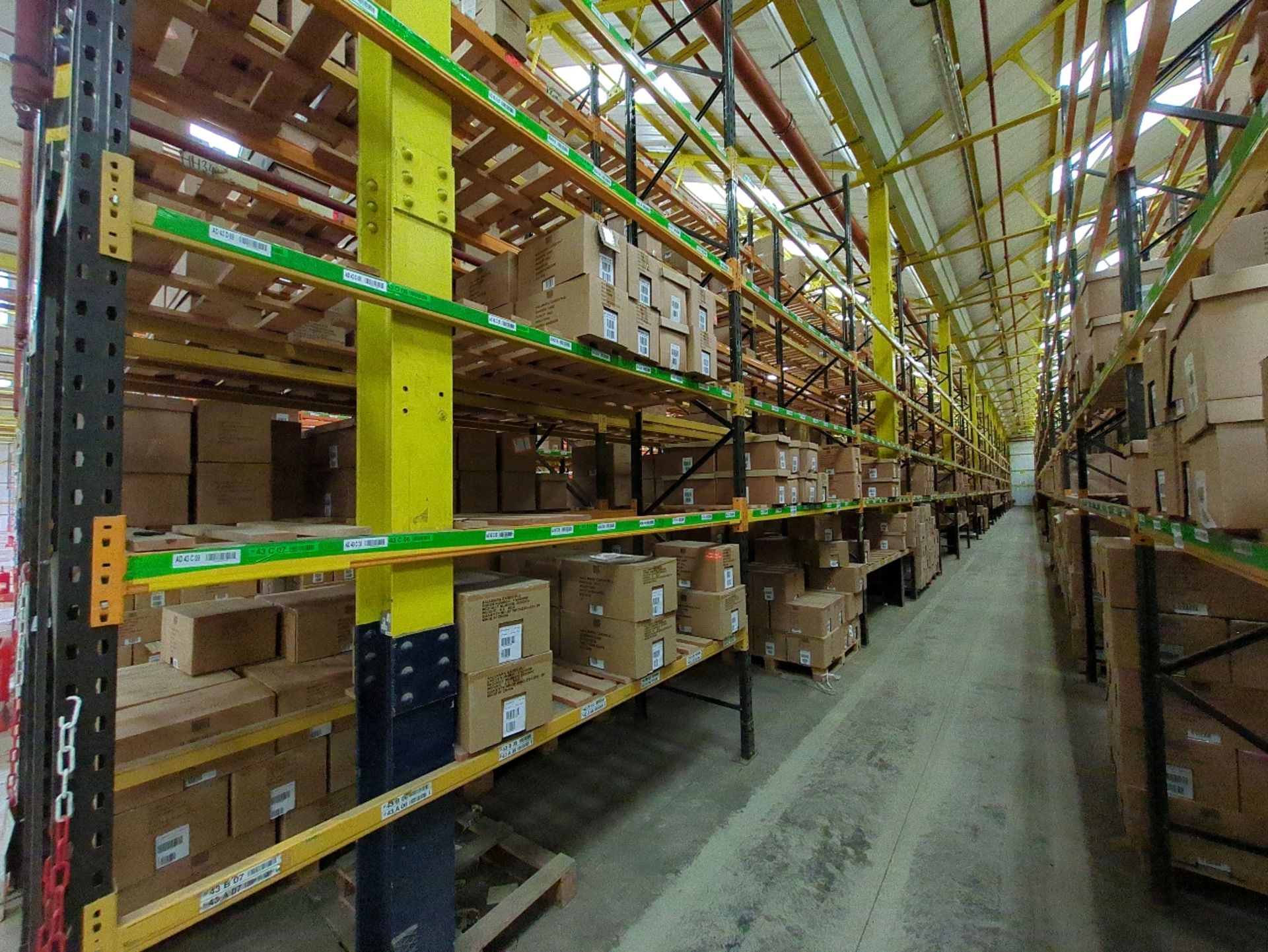 Run Of 42 Bays Of Back To Back Boltless Industrial Pallet Racking - Image 8 of 22