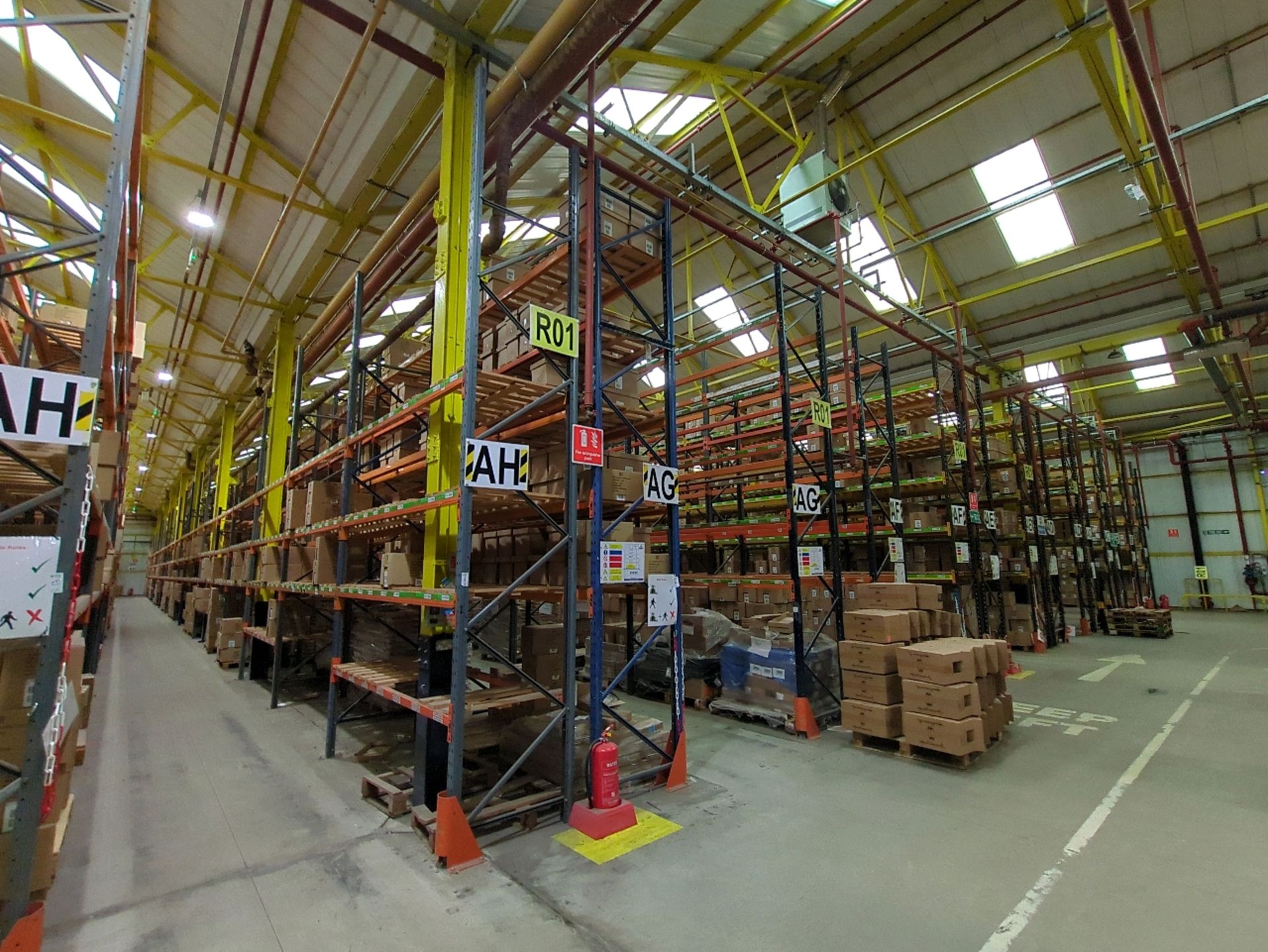 Run Of 44 Bays Of Back To Back Boltless Industrial Pallet Racking