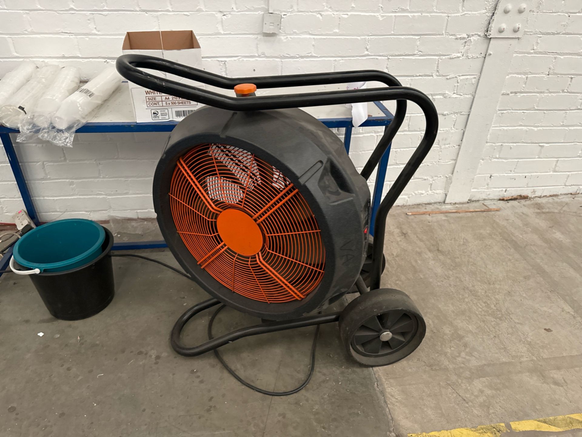 Rhino HMAN-115 Industrial Cooling Fan Crowd Fan Air Mover Drying Fan