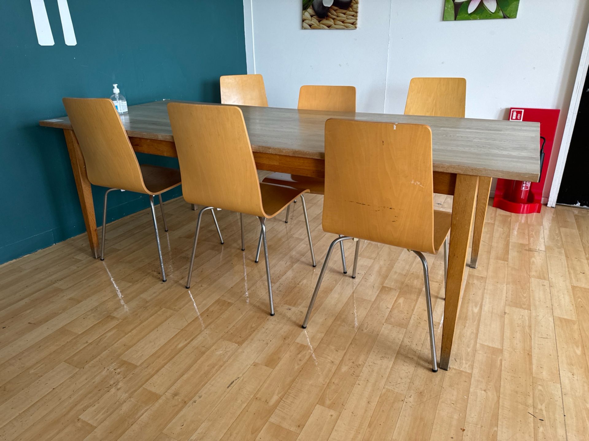 Cafeteria Table and Chairs x6