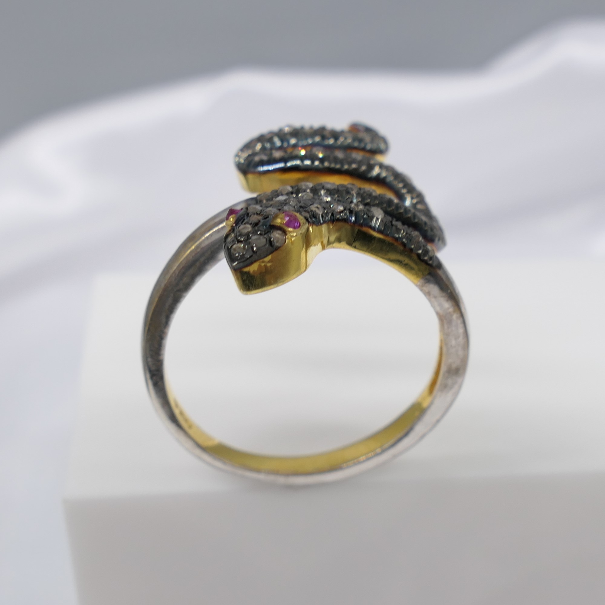 Unusual handmade diamond and ruby snake ring - Image 3 of 6