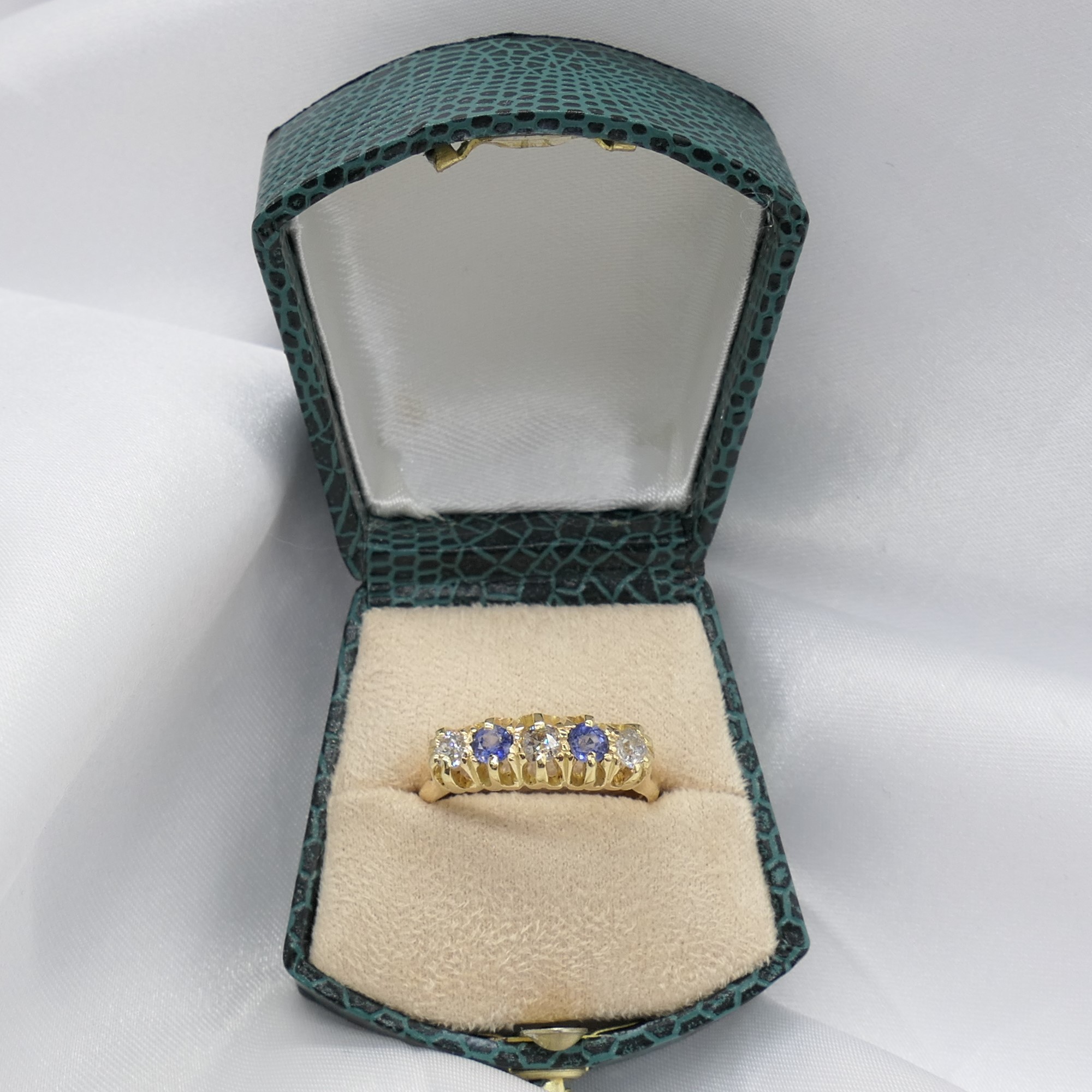 Antique Victorian sapphire and old-cut diamond rin - Image 4 of 8