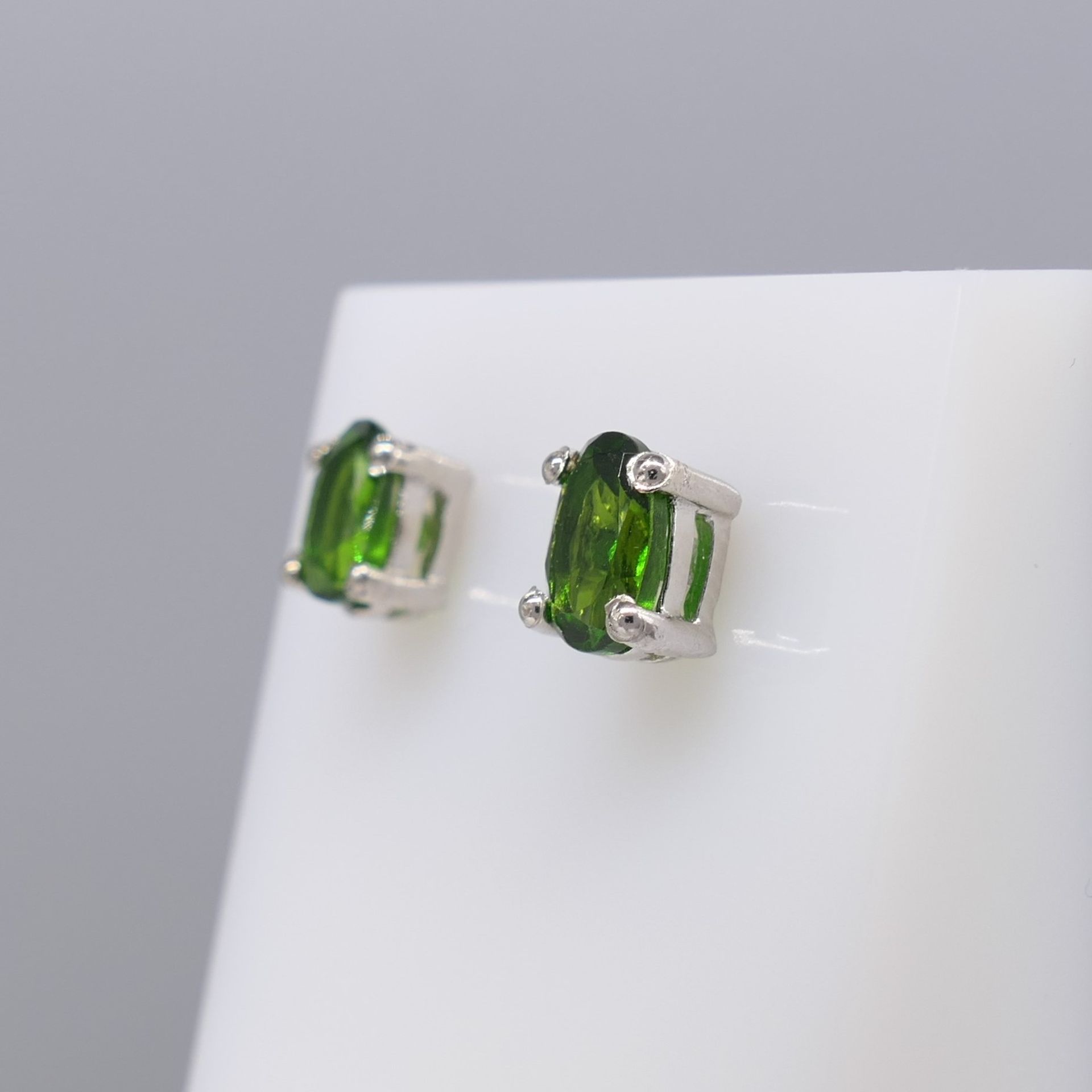 Pair Of Natural Chrome Diopside Ear Studs In Sterl - Image 4 of 7