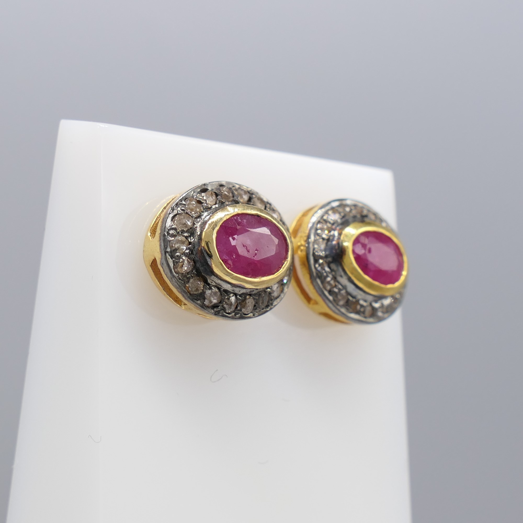 Hand-made ruby and diamond ear studs in silver gil - Image 3 of 7