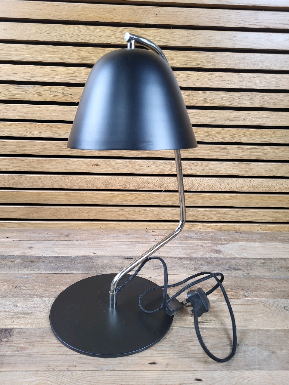 Black Metal Table Lamp