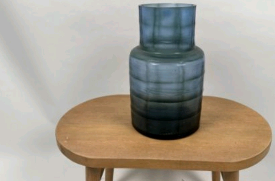 Glass Creations Vase - Image 3 of 4