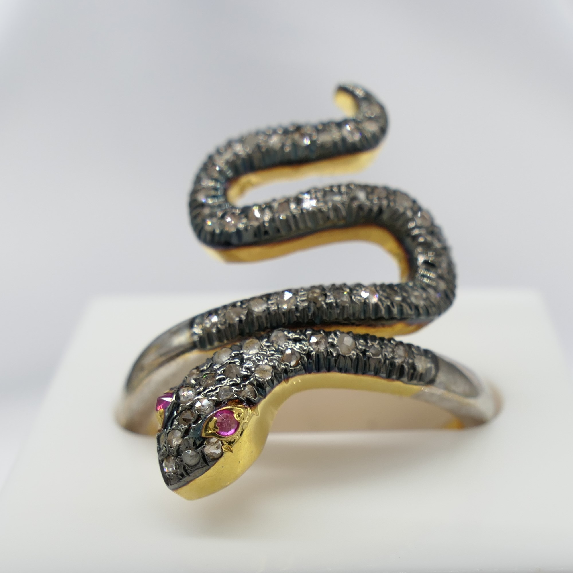 Unusual handmade diamond and ruby snake ring - Image 6 of 6