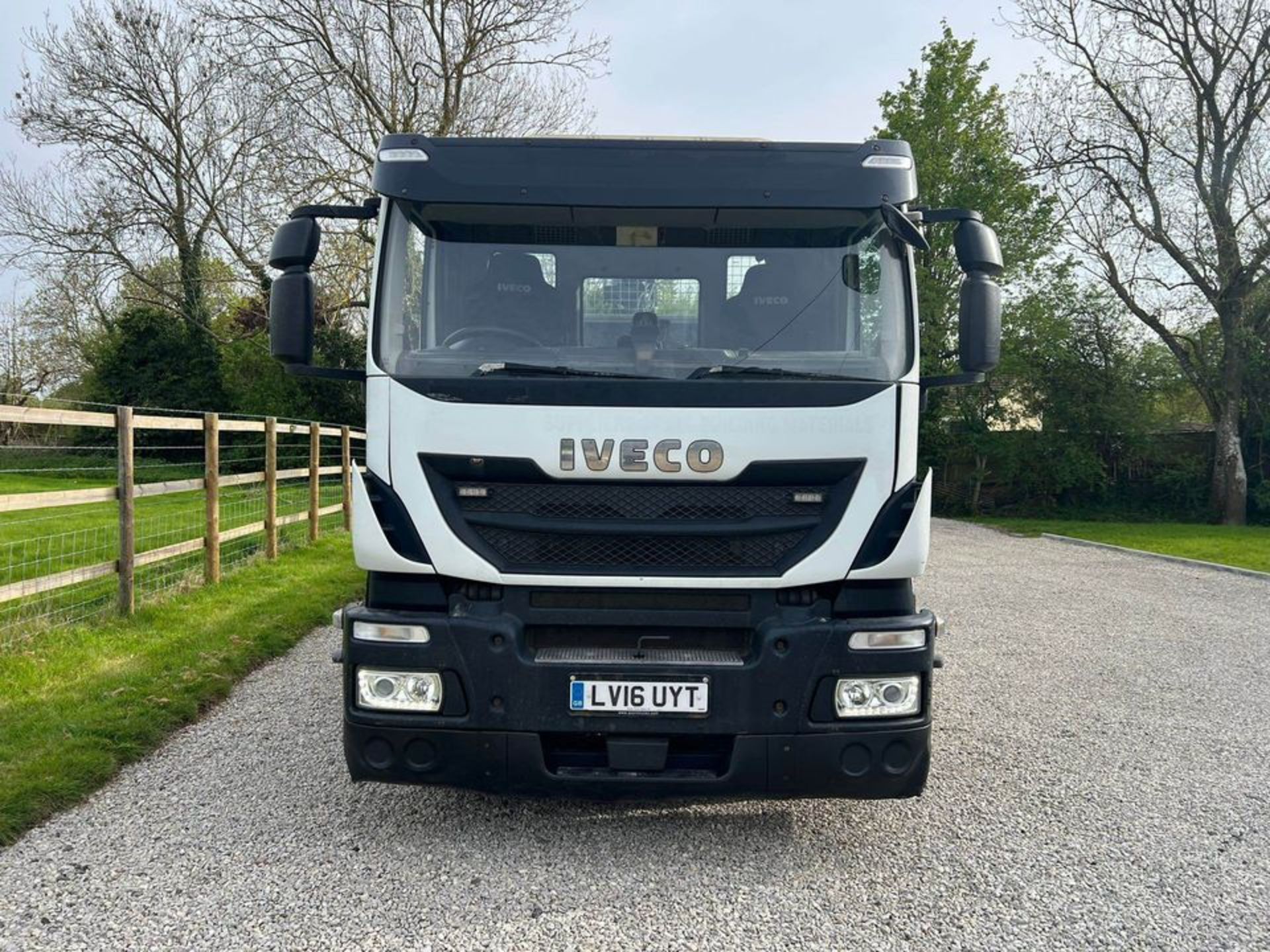 2016, IVECO Stralis - 400 Hiab Lorry (6 x 2 Euro 6 Crane Truck - 26 tons - Image 3 of 13