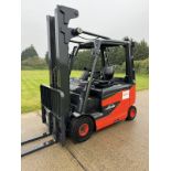 LINDE, 2.5 Tonne Electric Forklift Truck - 5.5 Triple 2.5 Tonne at 600 Load Center