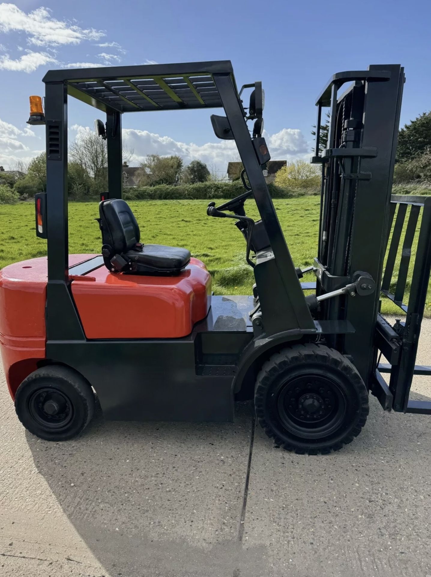 Tail Lift 2.5 Diesel Forklift Truck (container spec) - Image 6 of 8