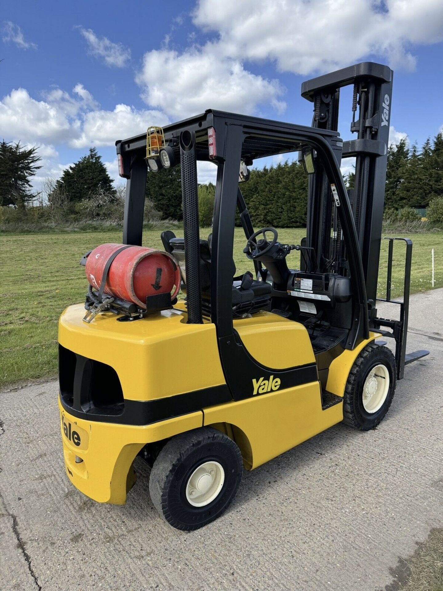 2017 - YALE Gas Forklift Truck (5.9 m lift) - Only 2200 Hours - Image 5 of 7