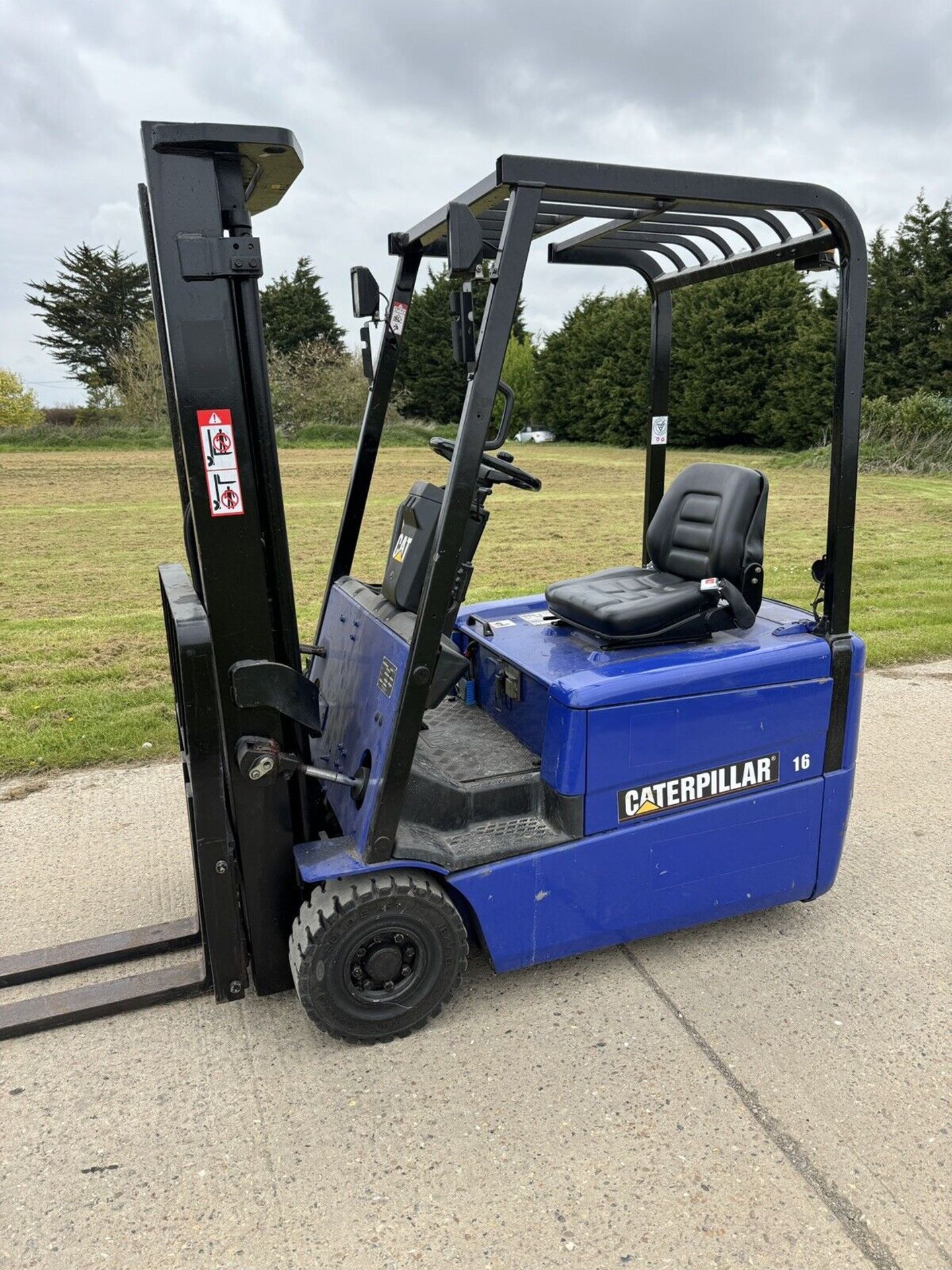 CATERPILLAR, 1.6 Tonne Electric Forklift Truck - Container Spec