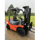 2005, TOYOTA - 3 Tonne Diesel Forklift (Triple Mast / Container Spec)