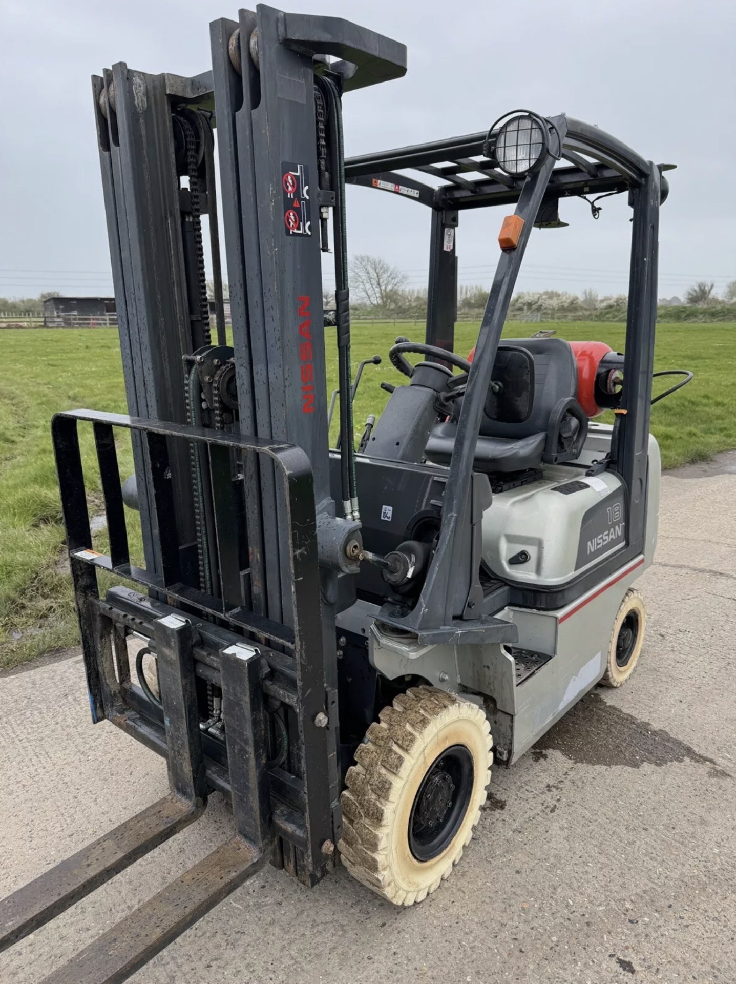 2007, NISSAN - 1.8 Tonne Gas Forklift (Container / Triple Mast) - Image 3 of 5